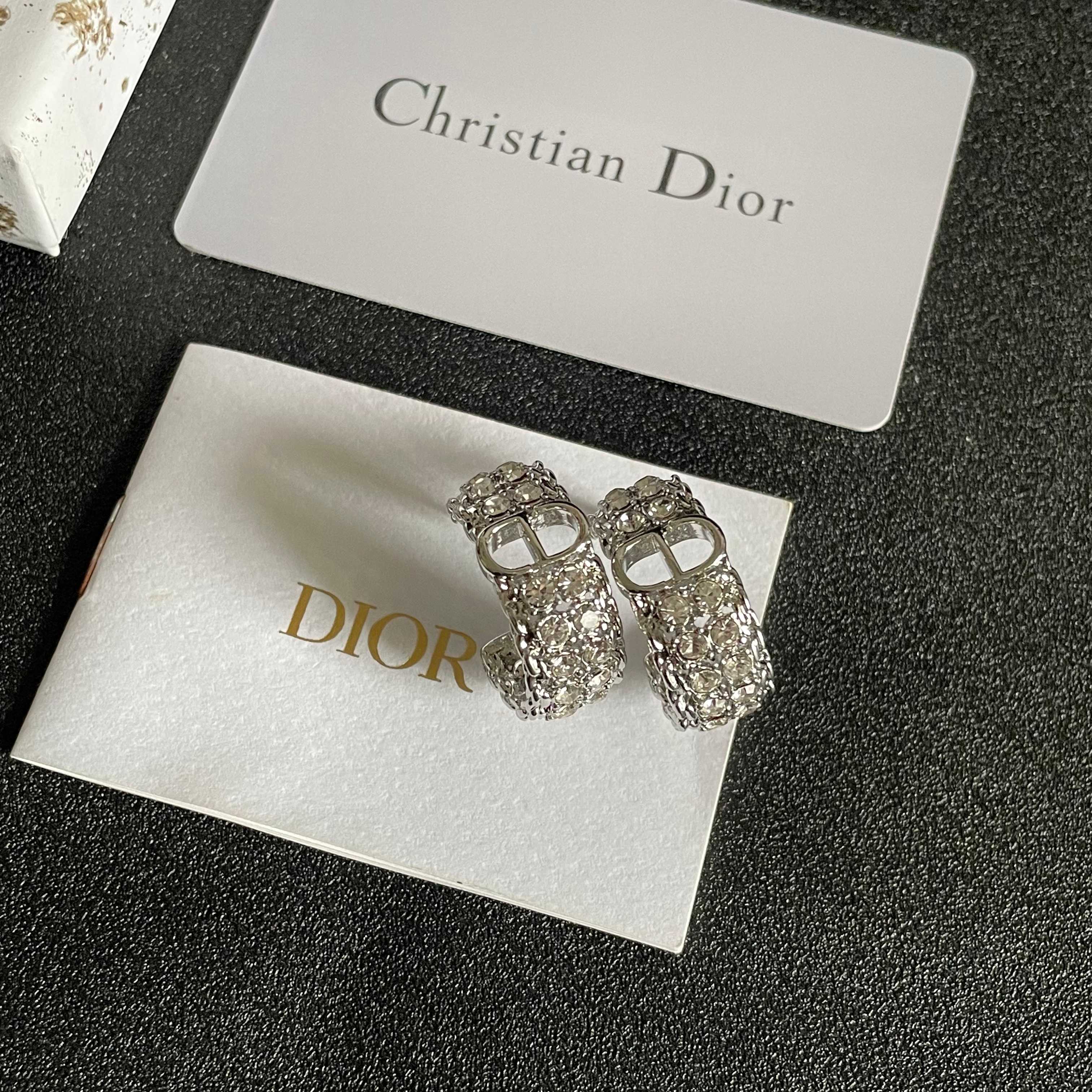 👑Dior 迪奥 中古 耳环 专柜一致上新 精选原版一致 黄铜材质 甜美气质高
