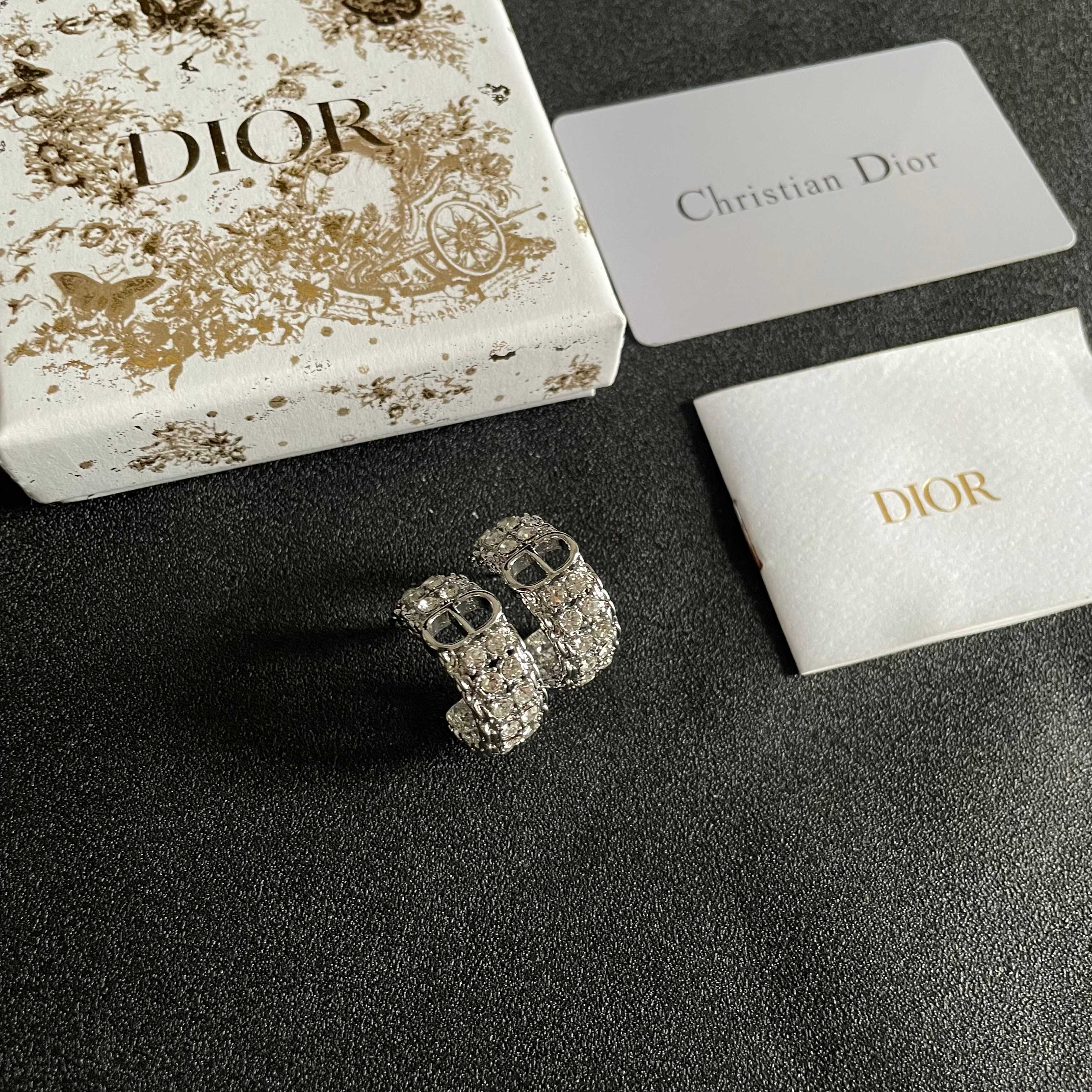 👑Dior 迪奥 中古 耳环 专柜一致上新 精选原版一致 黄铜材质 甜美气质高