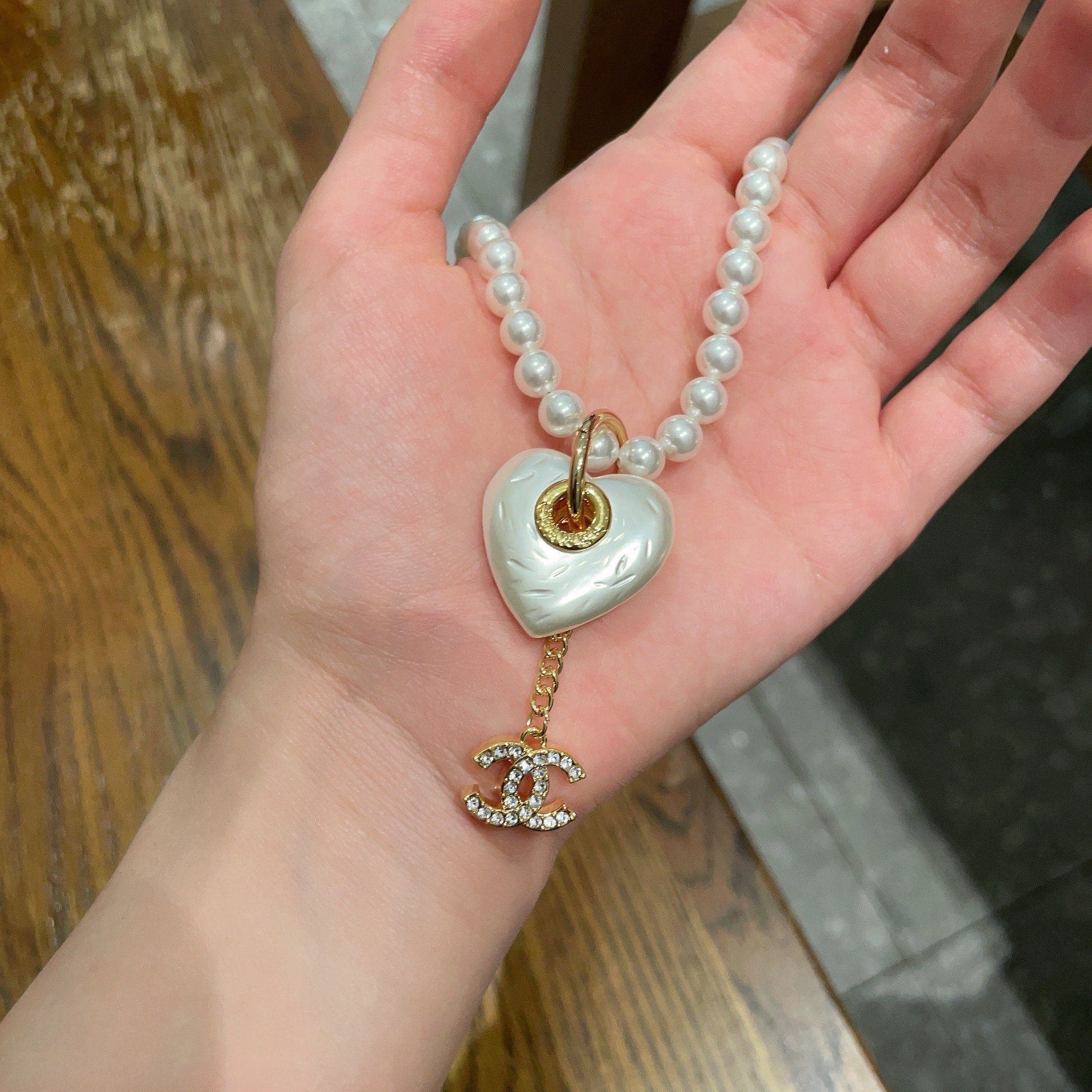  Chanel香奈儿 中古 项链👀小香家的款式真心无需多介绍😘🎶每一款都超好看，精致大方，非常显气质