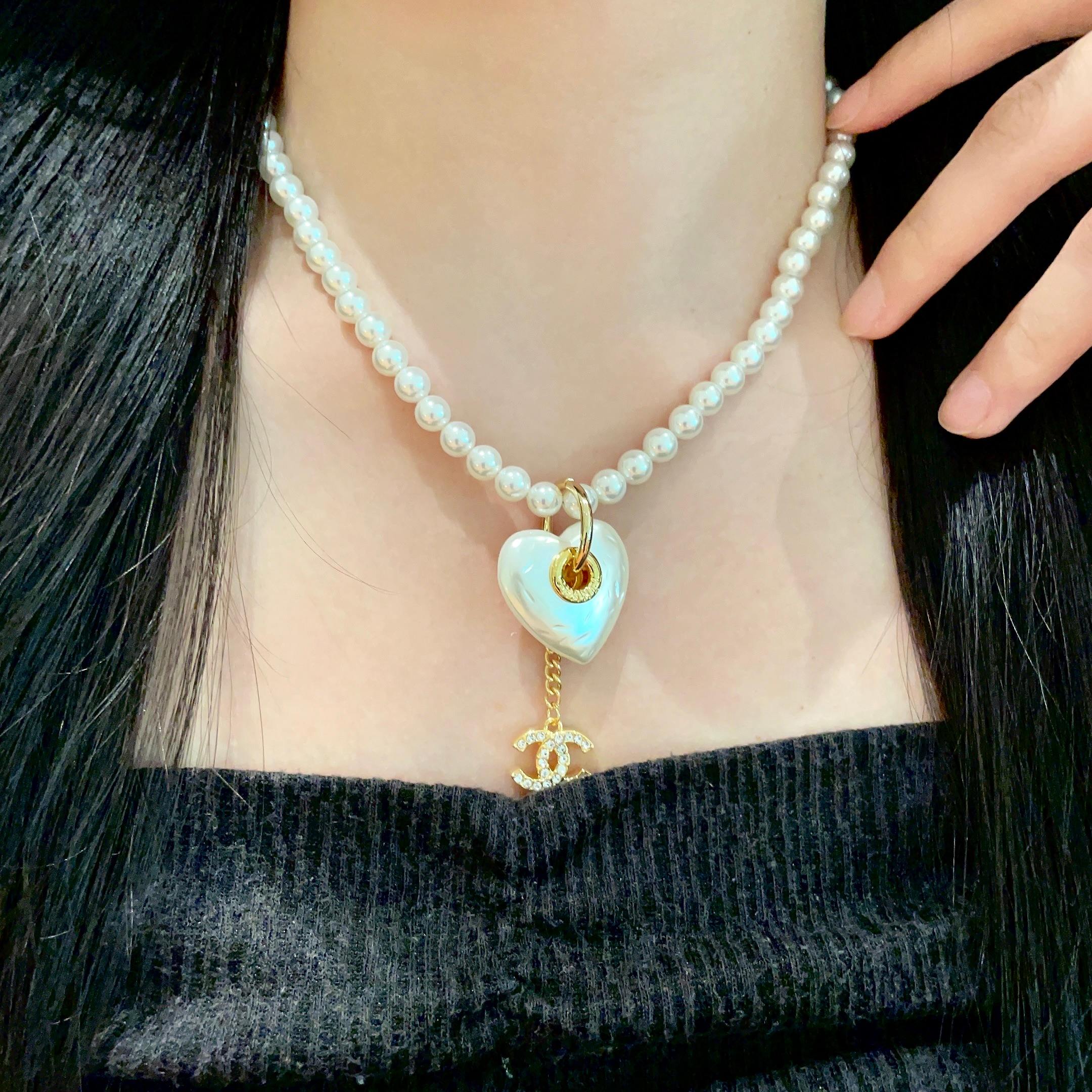  Chanel香奈儿 中古 项链👀小香家的款式真心无需多介绍😘🎶每一款都超好看，精致大方，非常显气质