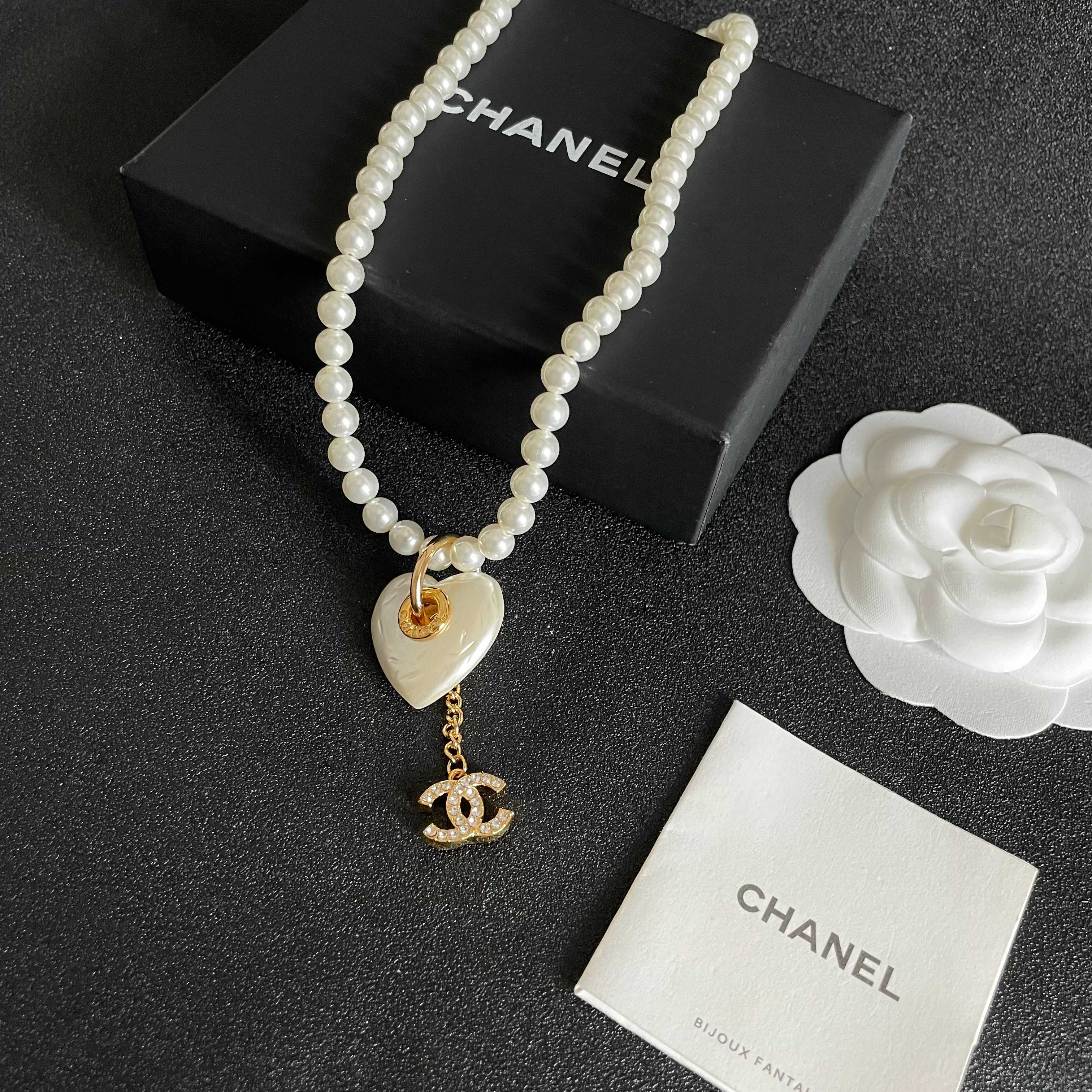  Chanel香奈儿 中古 项链👀小香家的款式真心无需多介绍😘🎶每一款都超好看，精致大方，非常显气质
