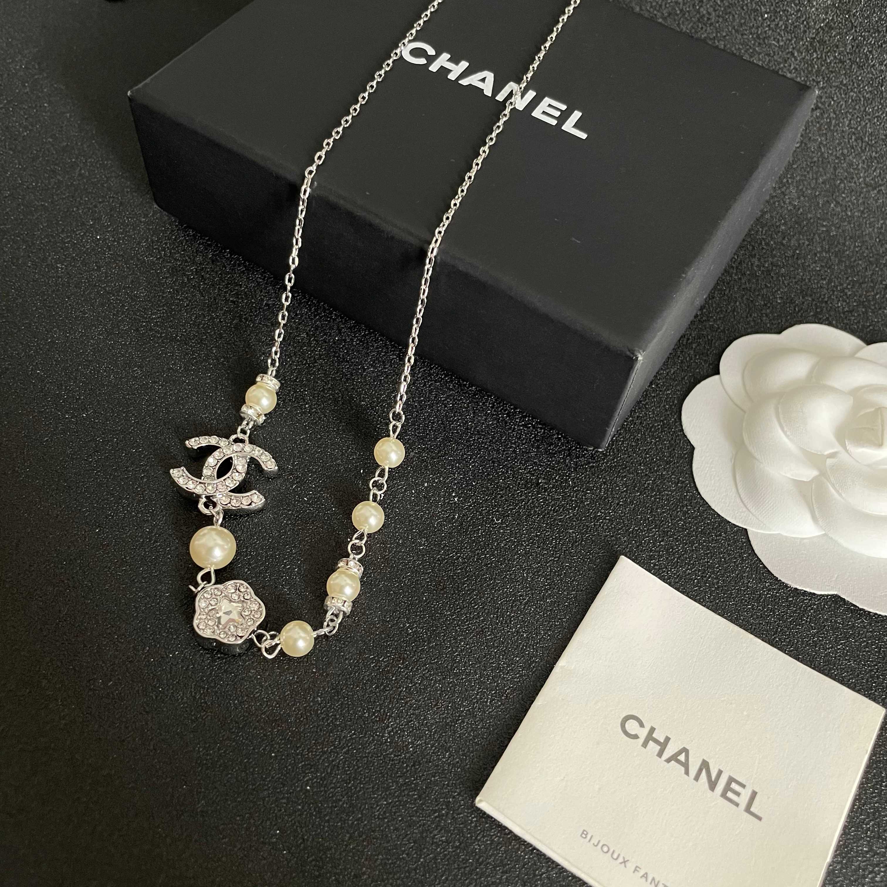 Chanel香奈儿 中古 项链👀小香家的款式真心无需多介绍😘🎶每一款都超好看，精致大方，非常显气质