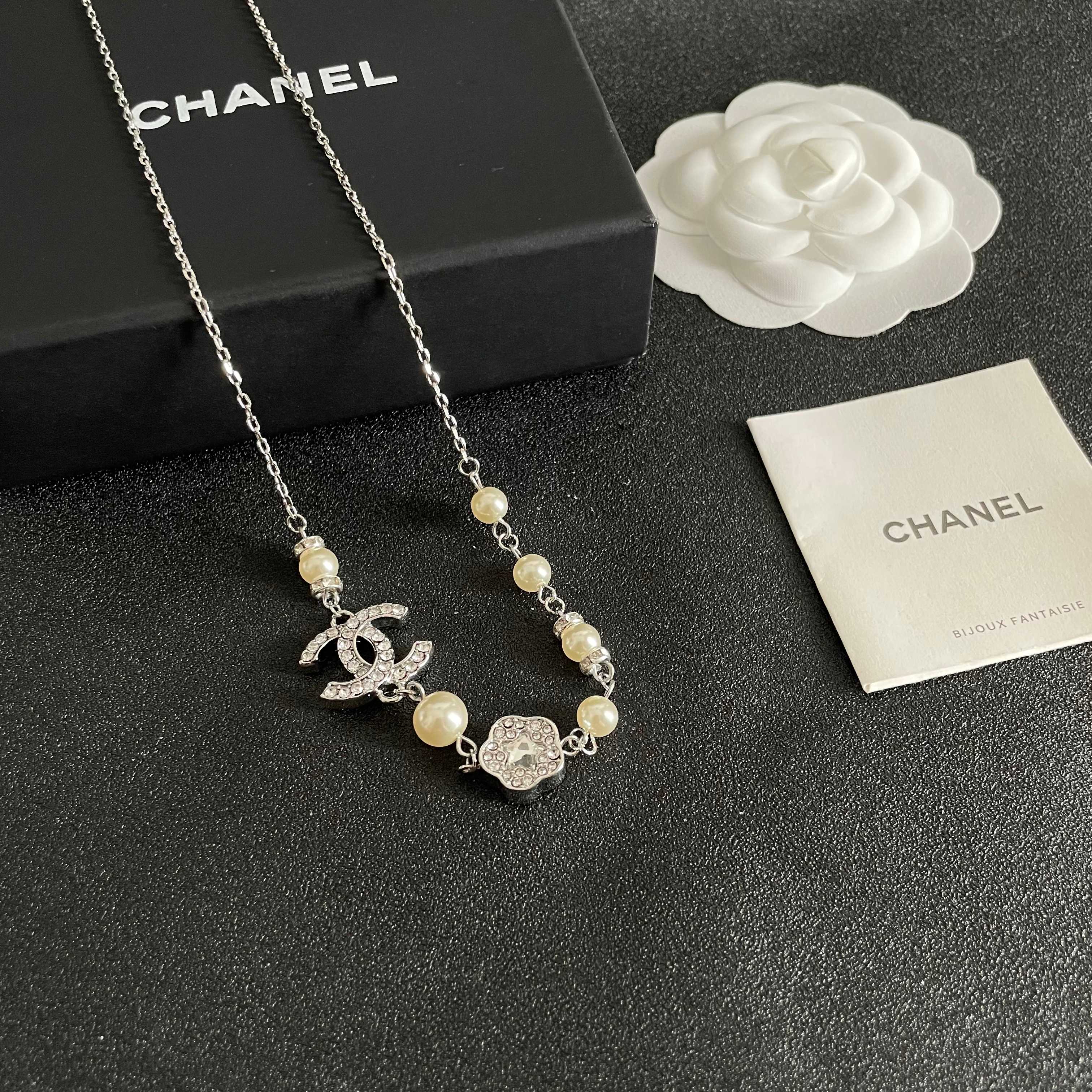  Chanel香奈儿 中古 项链👀小香家的款式真心无需多介绍😘🎶每一款都超好看，精致大方，非常显气质
