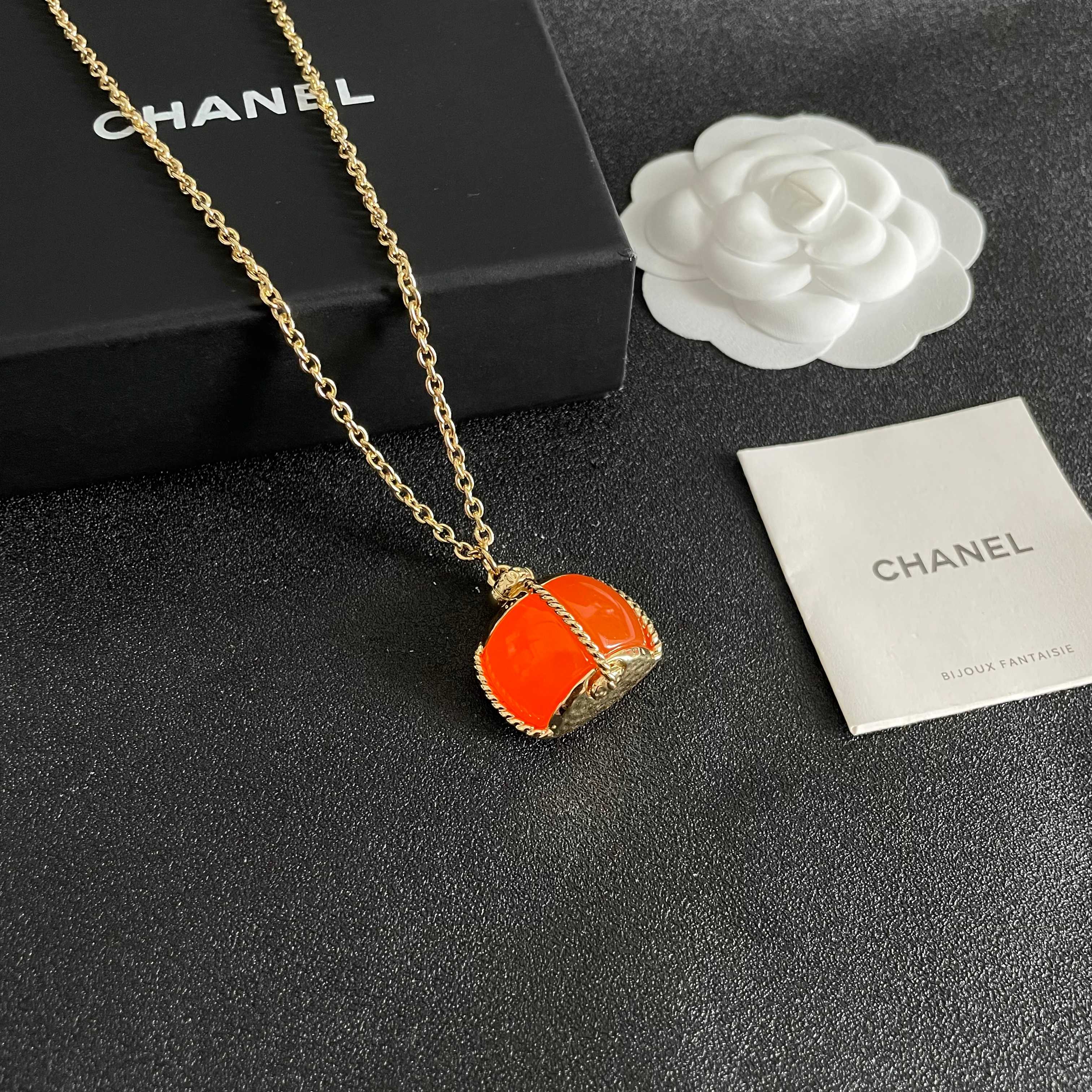 Chanel香奈儿 中古 项链👀小香家的款式真心无需多介绍😘🎶每一款都超好看，精致大方，非常显气质