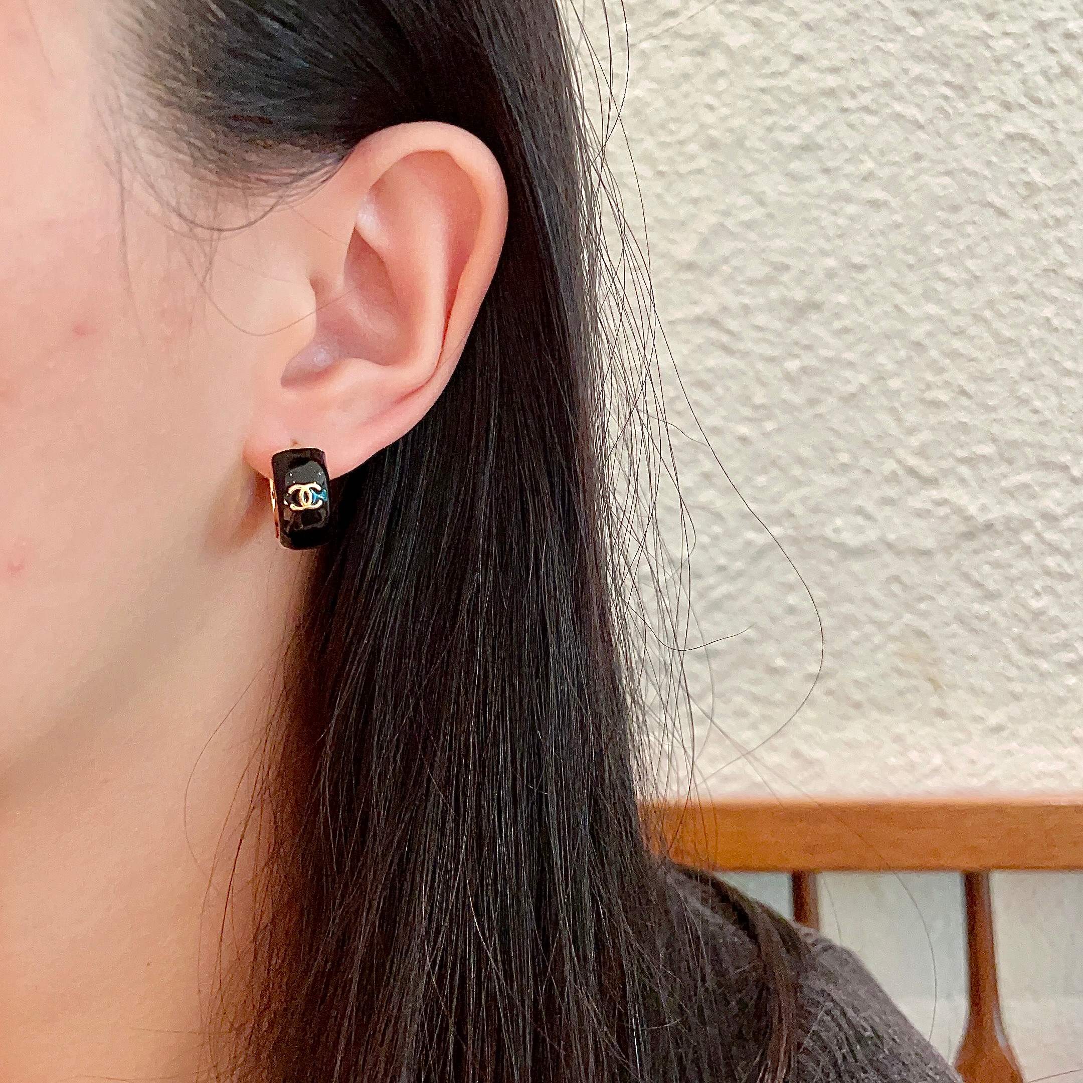  Chanel香奈儿 中古 字母 耳钉👀小香家的款式真心无需多介绍😘🎶每一款都超好看，精致大方，非常显气