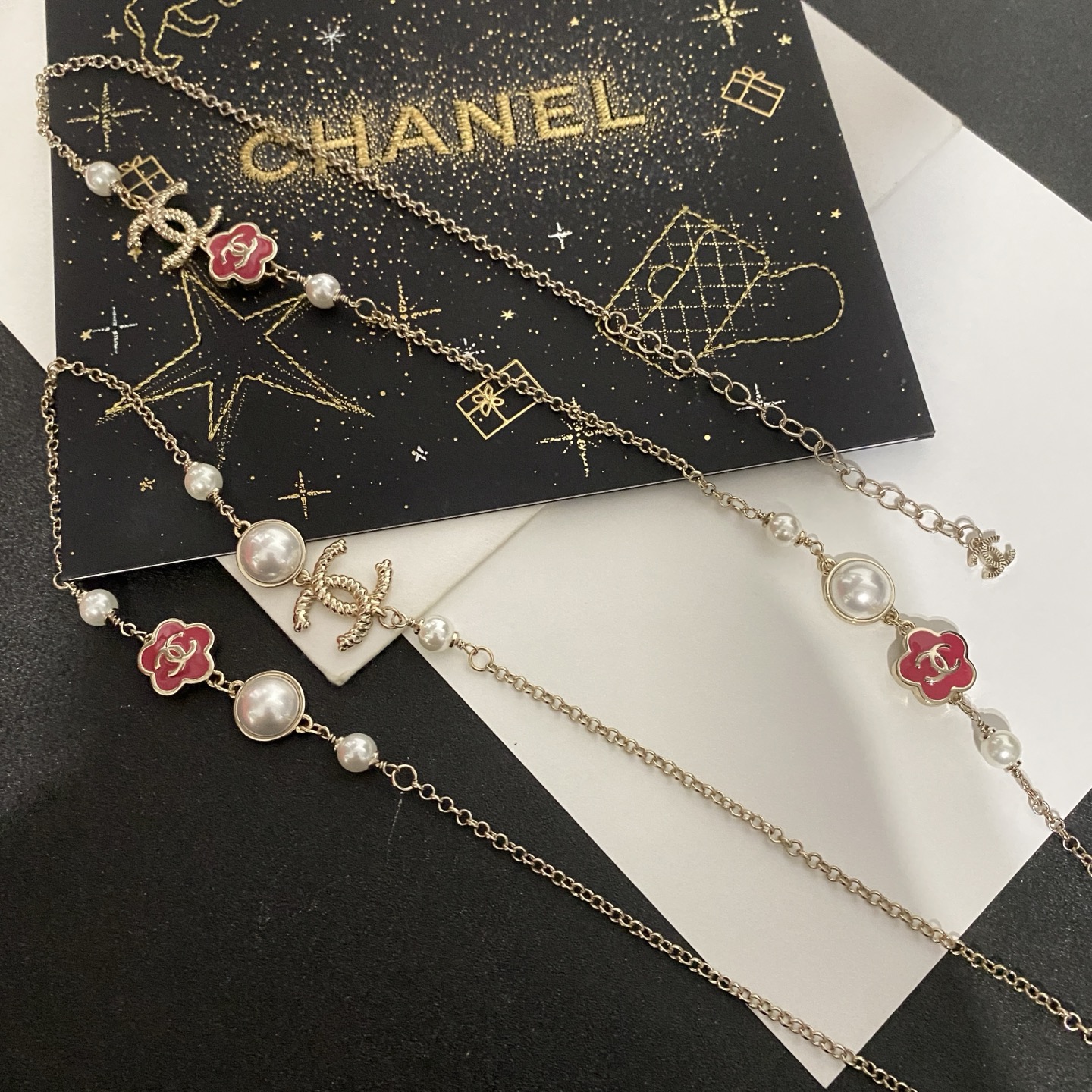  Chanel香奈儿 中古 字母毛衣链 项链👀小香家的款式真心无需多介绍😘🎶每一款都超好看，精致大方，非