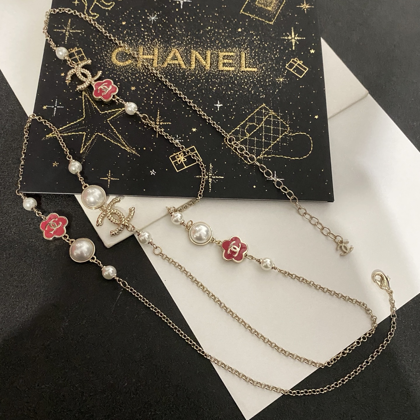  Chanel香奈儿 中古 字母毛衣链 项链👀小香家的款式真心无需多介绍😘🎶每一款都超好看，精致大方，非