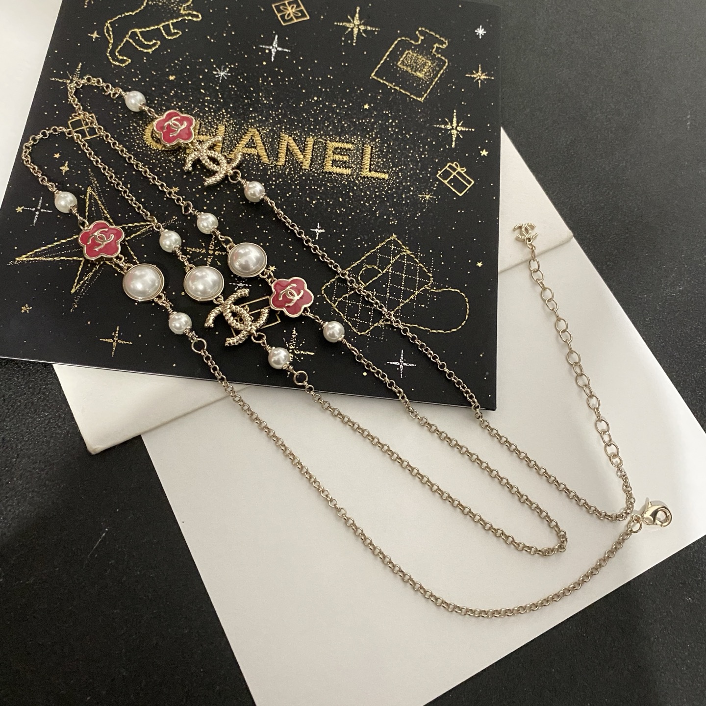  Chanel香奈儿 中古 字母毛衣链 项链👀小香家的款式真心无需多介绍😘🎶每一款都超好看，精致大方，非