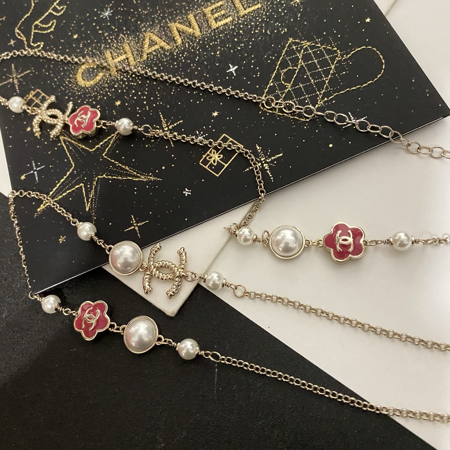  Chanel香奈儿 中古 字母毛衣链 项链👀小香家的款式真心无需多介绍😘🎶每一款都超好看，精致大方，非