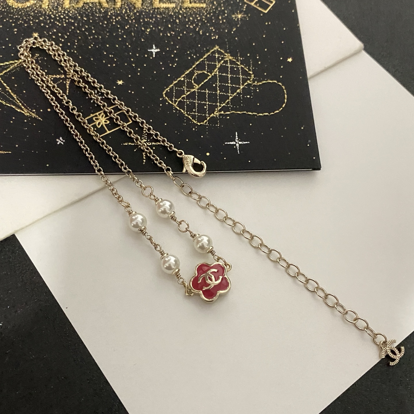  Chanel香奈儿 中古 字母 项链👀小香家的款式真心无需多介绍😘🎶每一款都超好看，精致大方，非常显气
