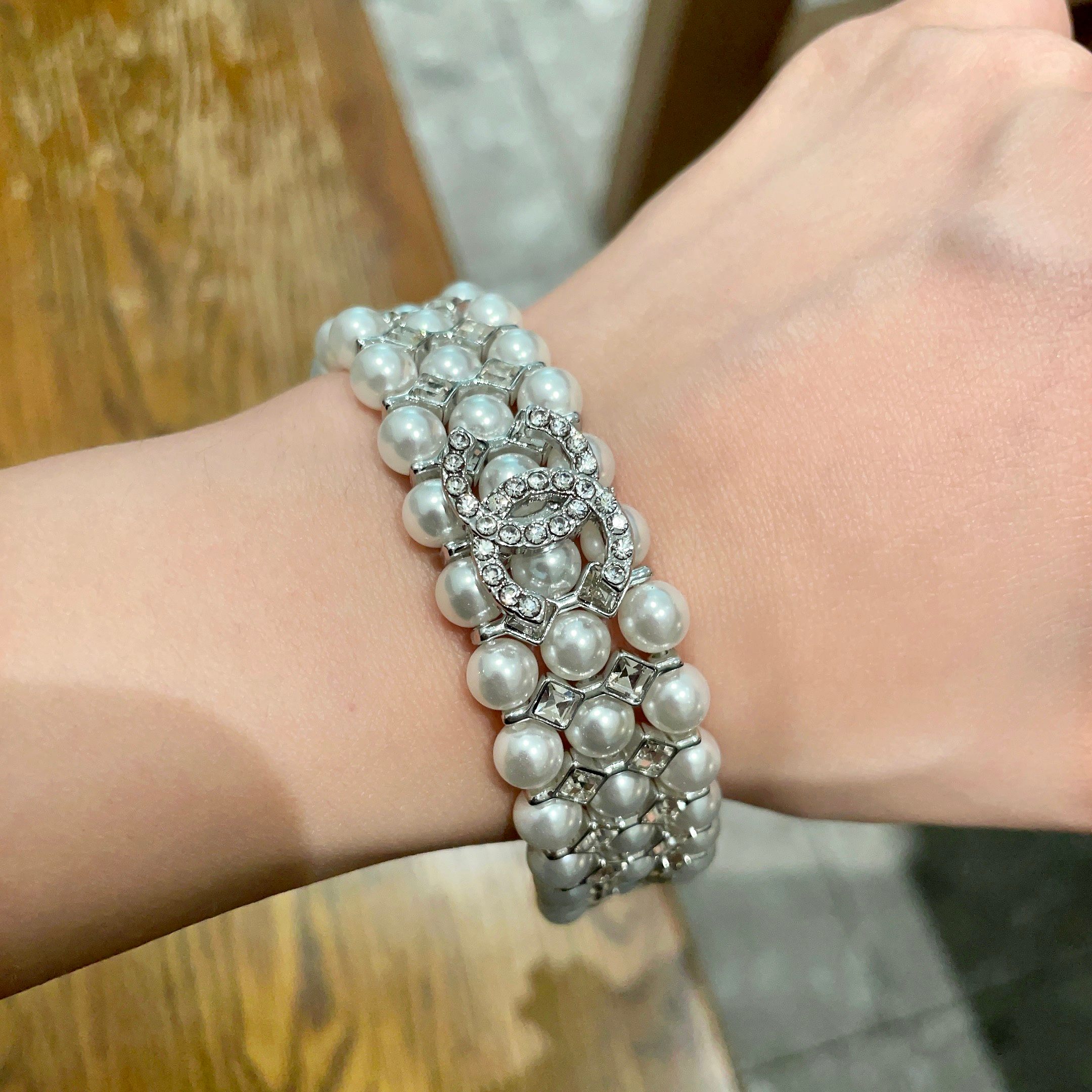  Chanel香奈儿 中古 手链👀小香家的款式真心无需多介绍😘🎶每一款都超好看，精致大方，非常显气质.