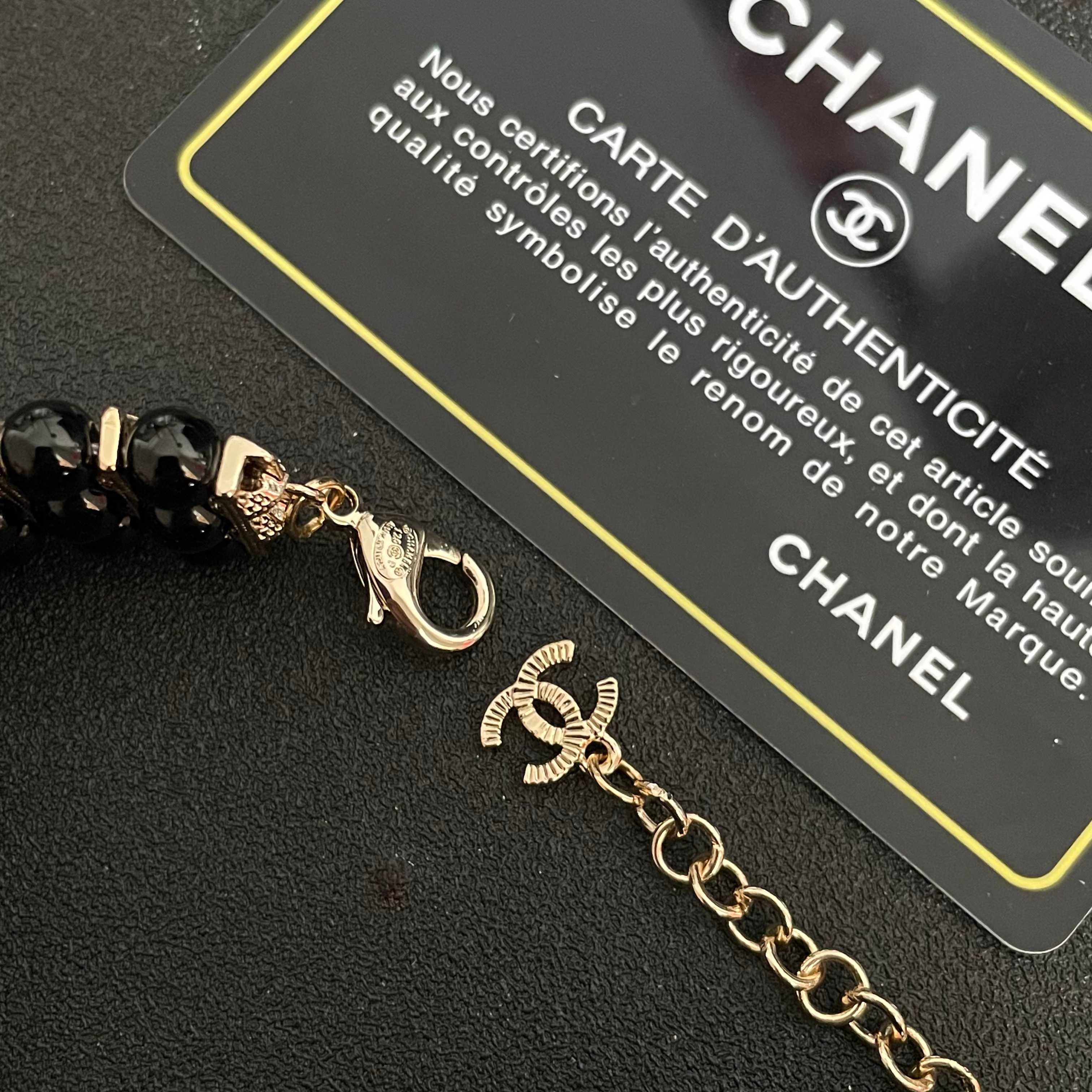  Chanel香奈儿 中古 手链👀小香家的款式真心无需多介绍😘🎶每一款都超好看，精致大方，非常显气质.