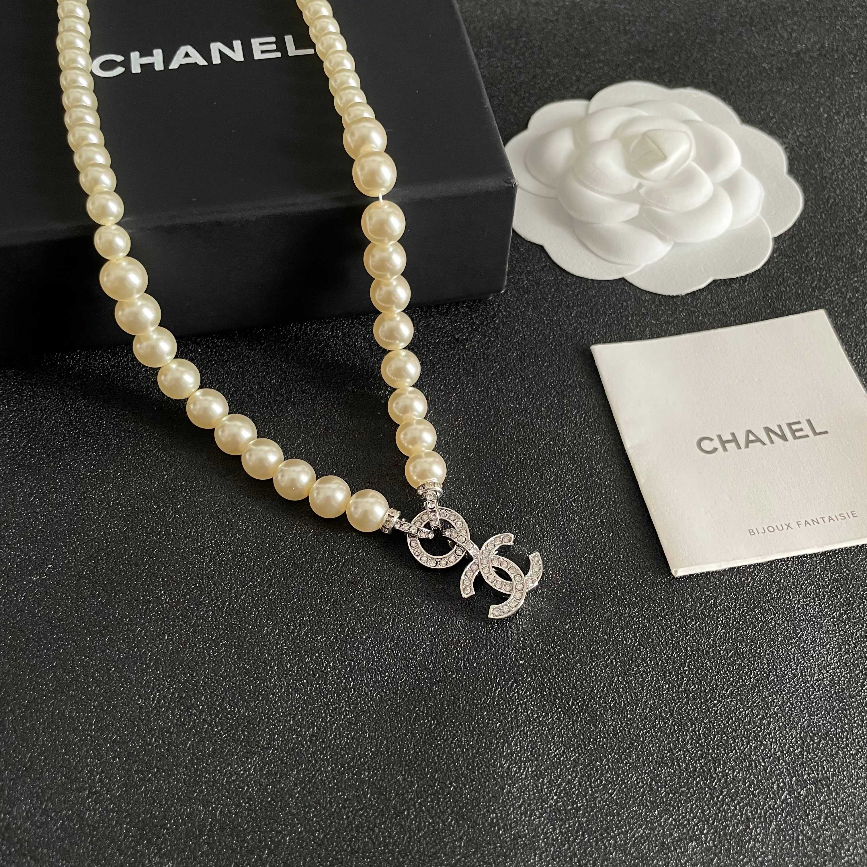 Chanel香奈儿 中古 双C项链👀小香家的款式真心无需多介绍😘🎶每一款都超好看，精致大方，非常显气质