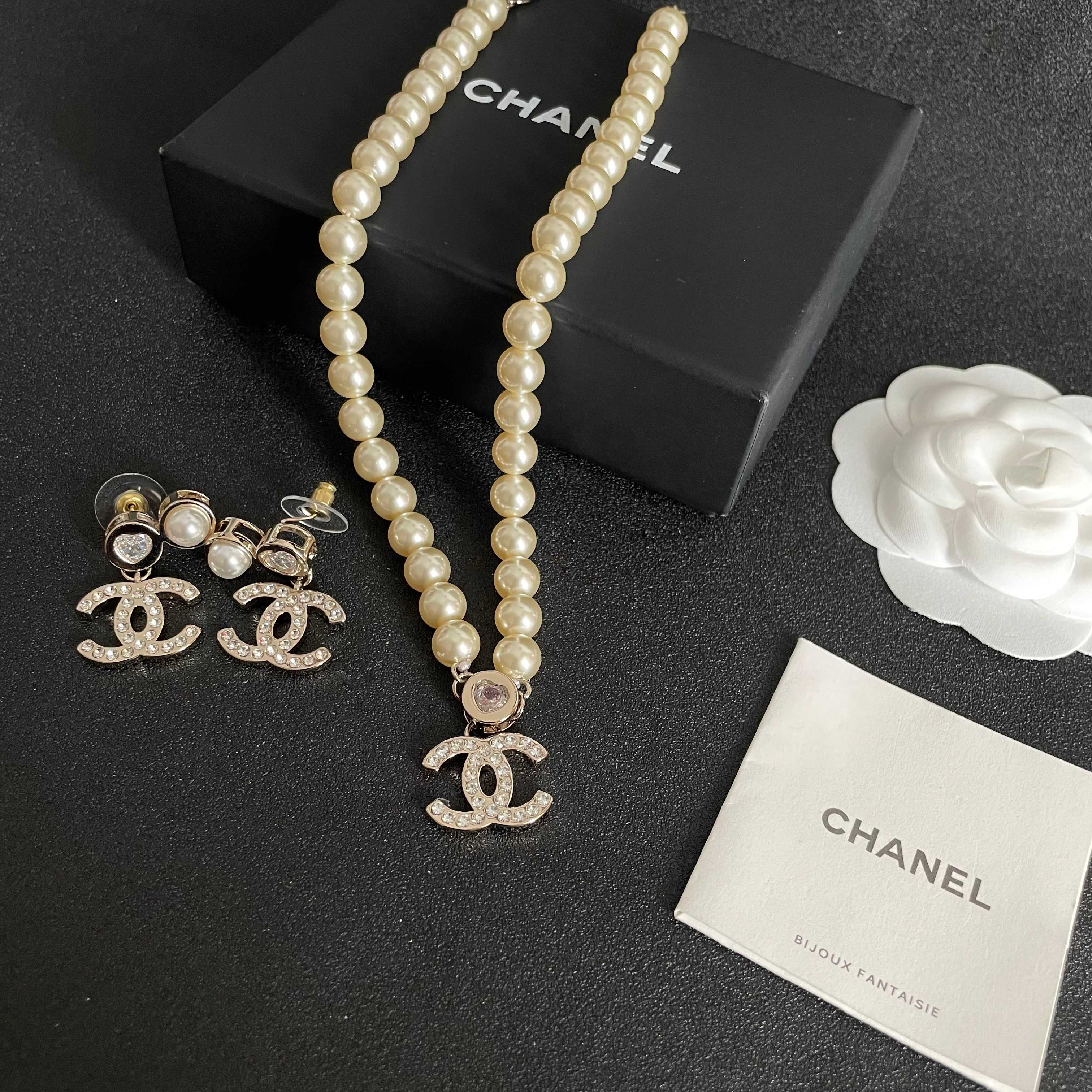  Chanel香奈儿 中古 双C项链👀小香家的款式真心无需多介绍😘🎶每一款都超好看，精致大方，非常显气质