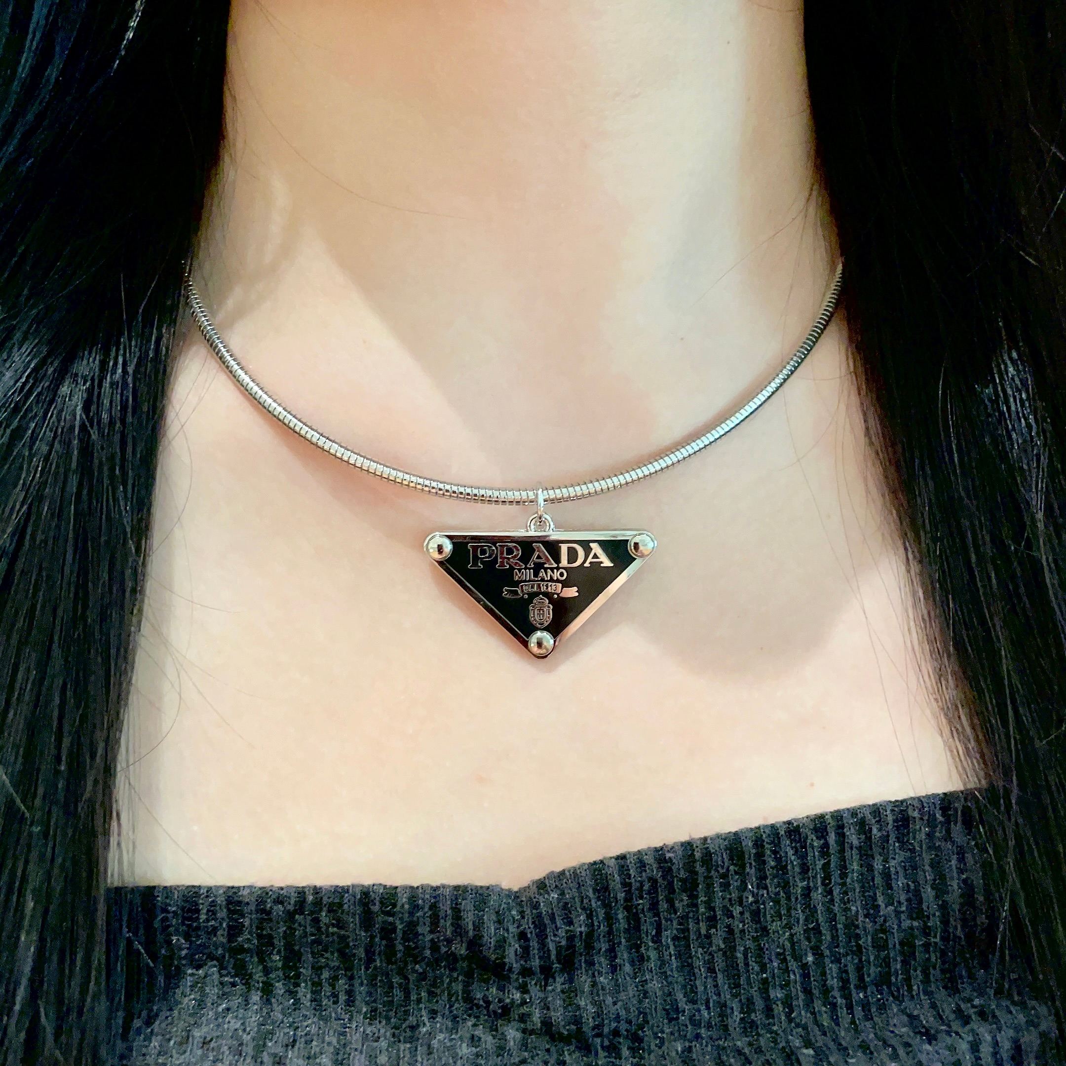 P240 💙PRADA PRADA TRIANGULAR DECORATOR COLLAR QUEST SELECTION - 图片 3