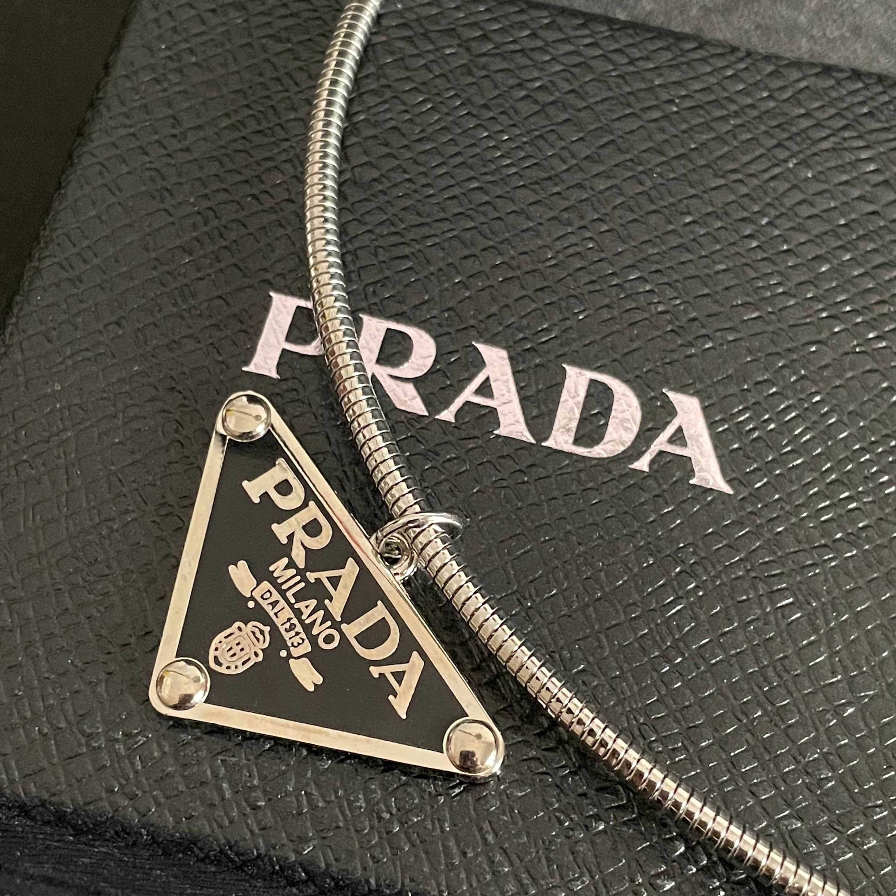 P240 💙PRADA PRADA TRIANGULAR DECORATOR COLLAR QUEST SELECTION - 图片 7