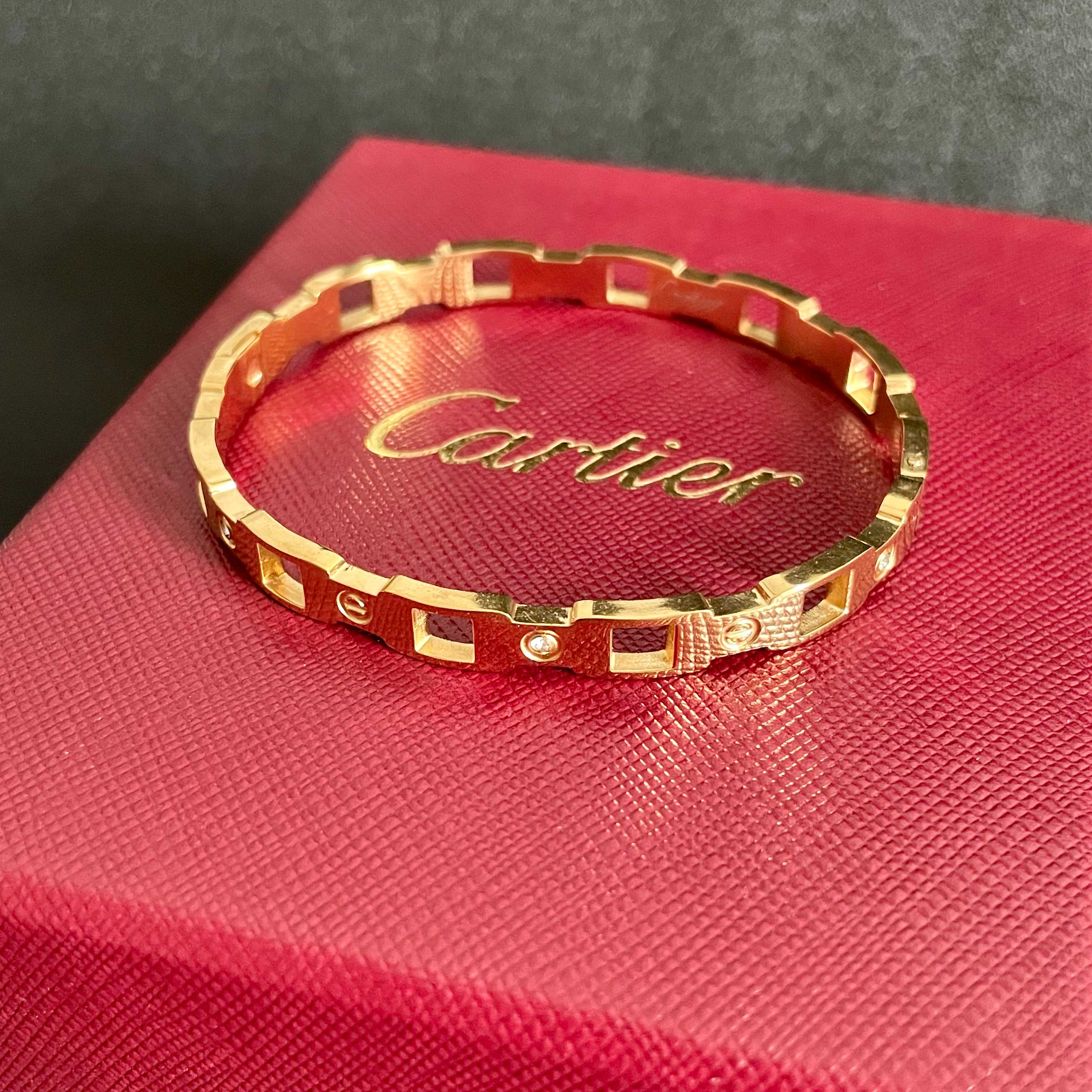 👑只有银色 Cartier 卡地亚官网最新发布 👉🏻火爆窄版细款手镯💥进口精工保色18k💯高端定制👈🏻🙈