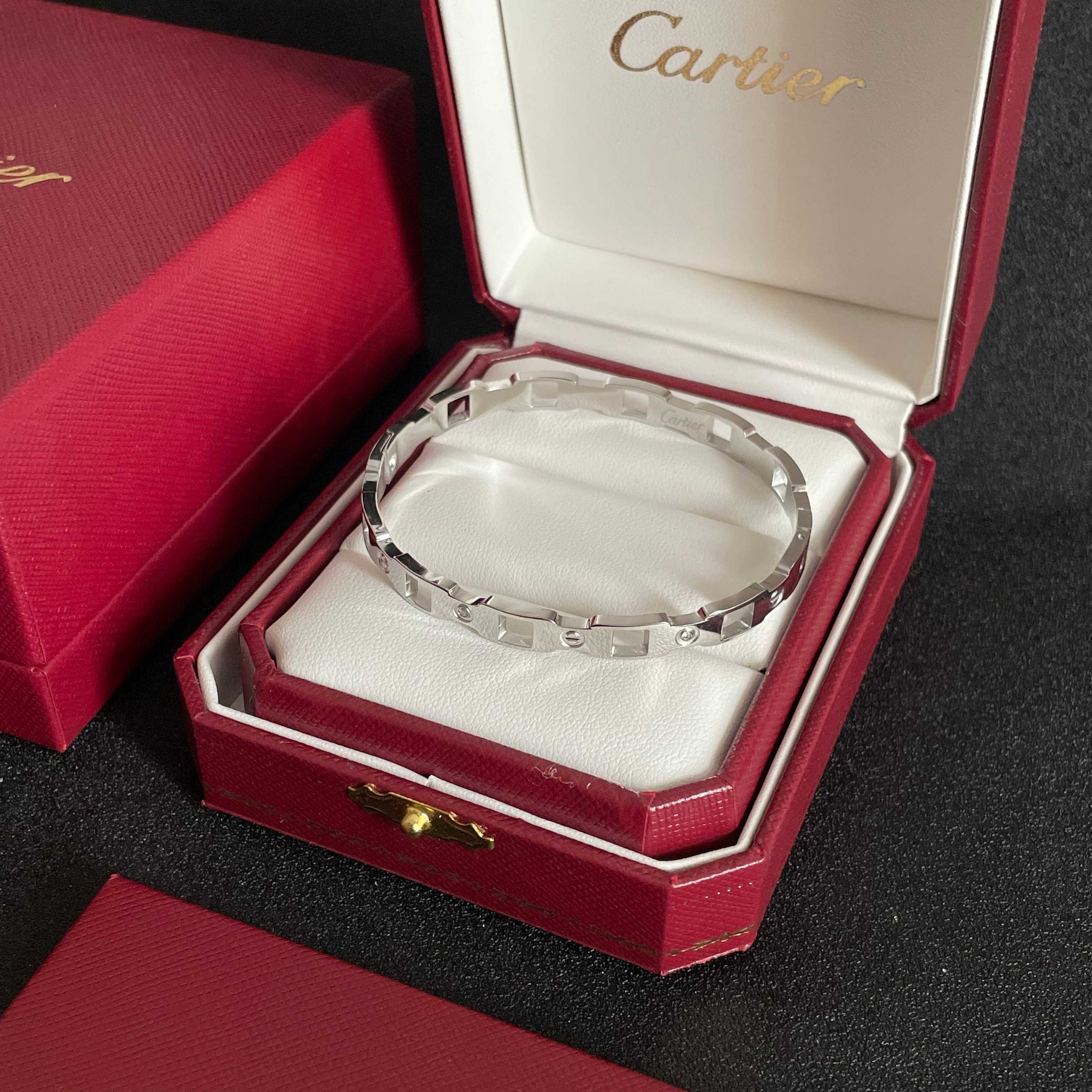 👑只有银色 Cartier 卡地亚官网最新发布 👉🏻火爆窄版细款手镯💥进口精工保色18k💯高端定制👈🏻🙈