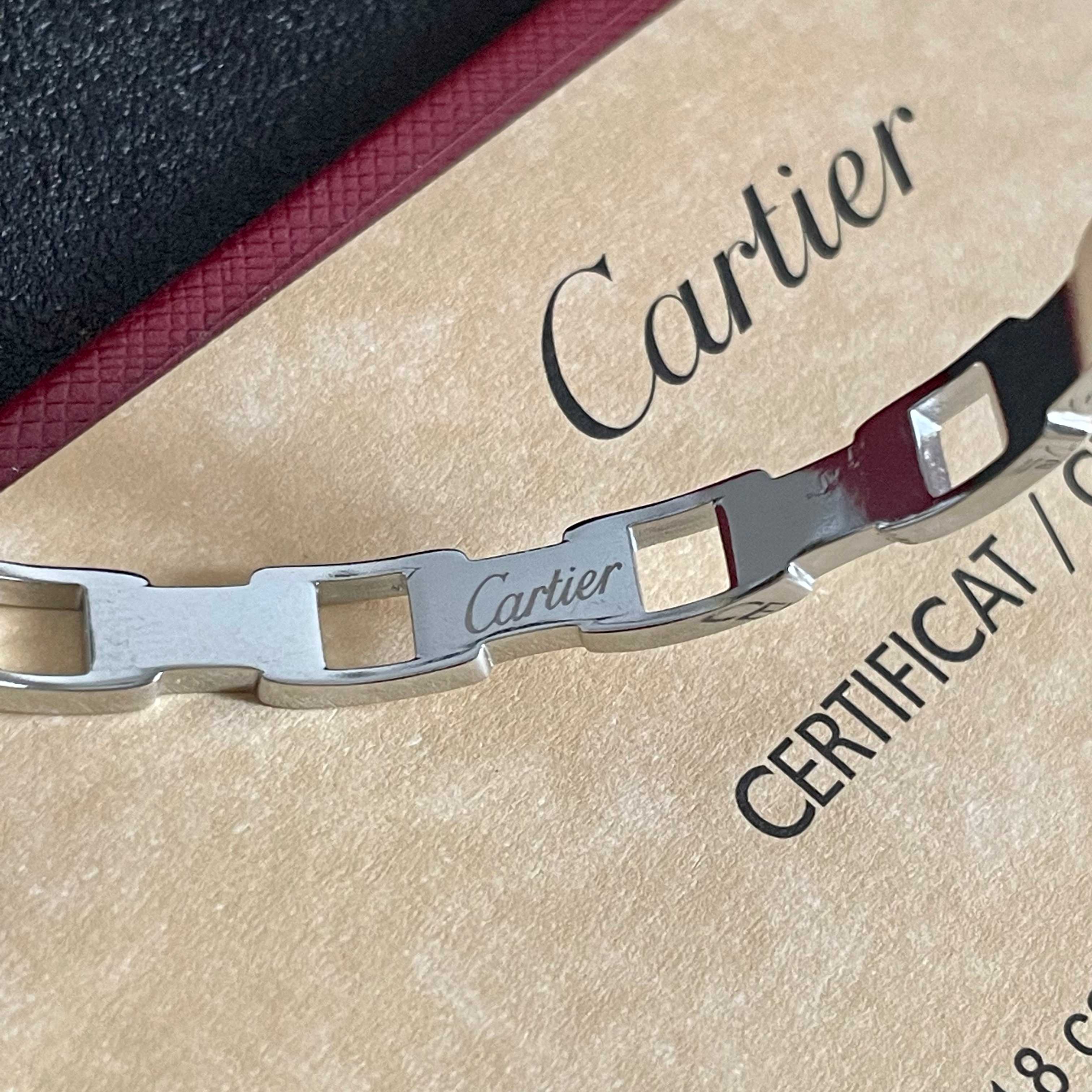 👑只有银色 Cartier 卡地亚官网最新发布 👉🏻火爆窄版细款手镯💥进口精工保色18k💯高端定制👈🏻🙈