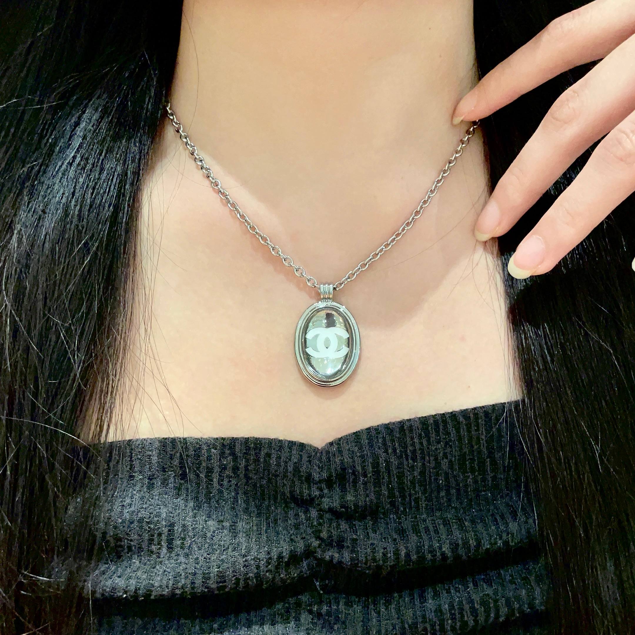  Chanel香奈儿 中古 字母项链👀小香家的款式真心无需多介绍😘🎶每一款都超好看，精致大方，非常显气质