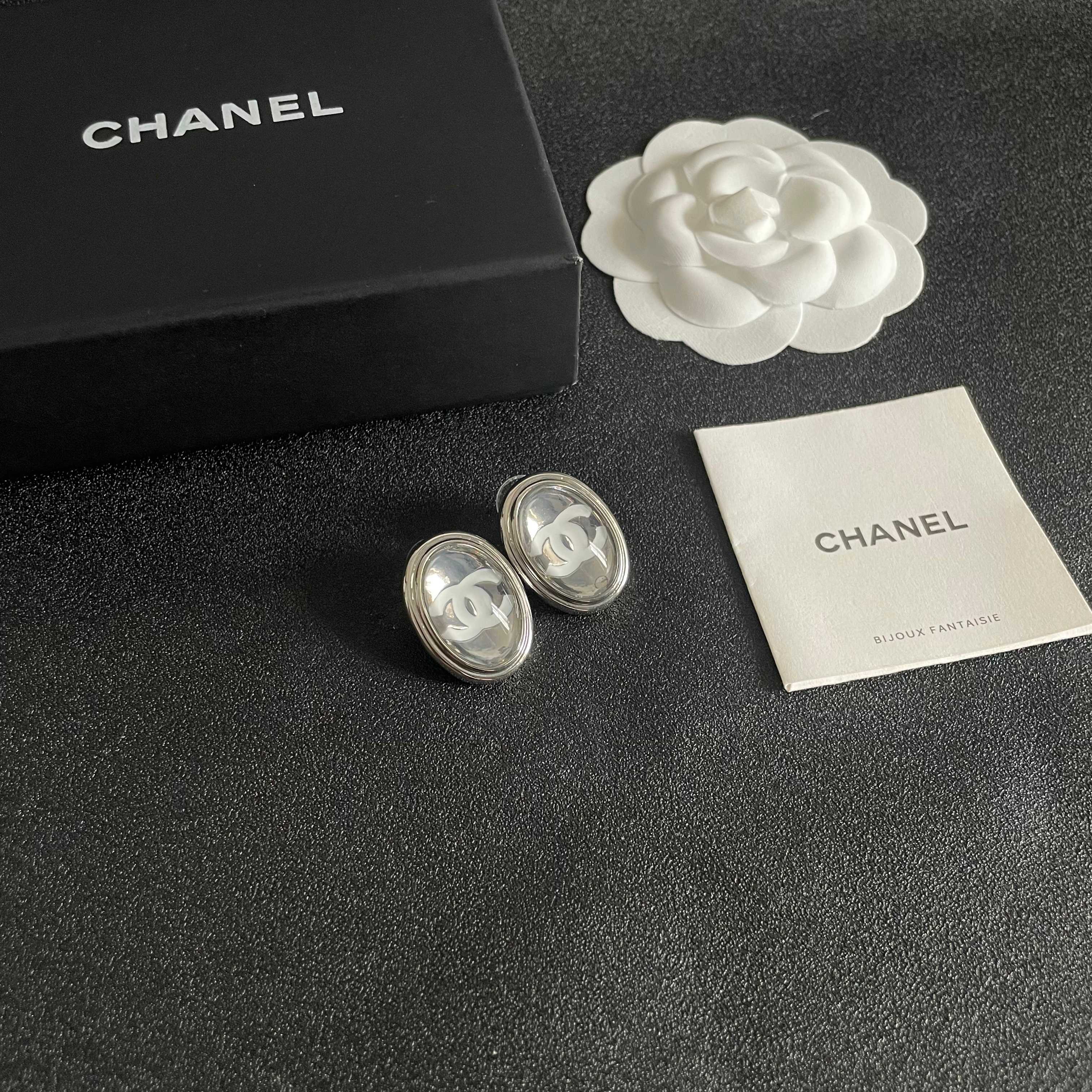  Chanel香奈儿 中古 耳钉👀小香家的款式真心无需多介绍😘🎶每一款都超好看，精致大方，非常显气质.