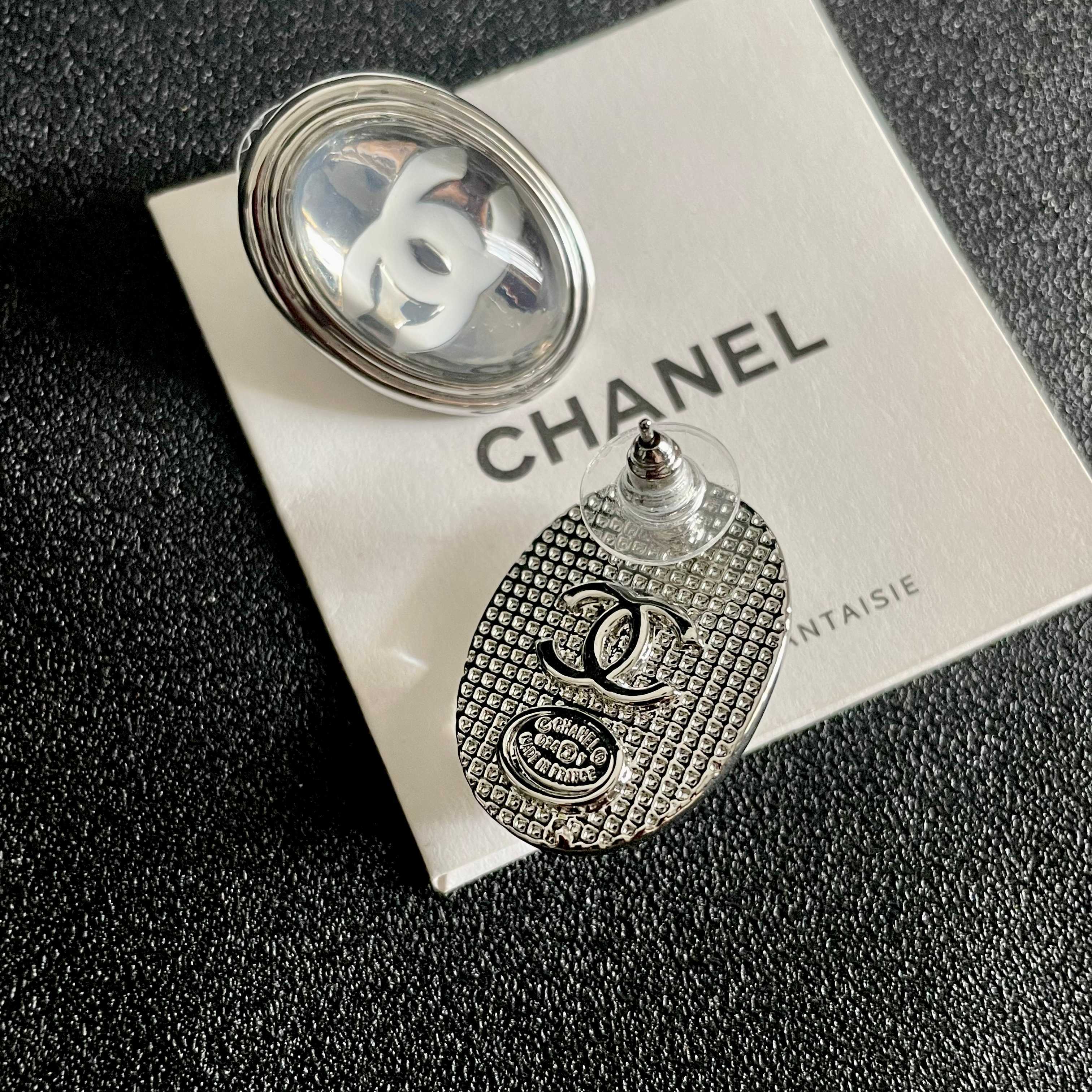  Chanel香奈儿 中古 耳钉👀小香家的款式真心无需多介绍😘🎶每一款都超好看，精致大方，非常显气质.