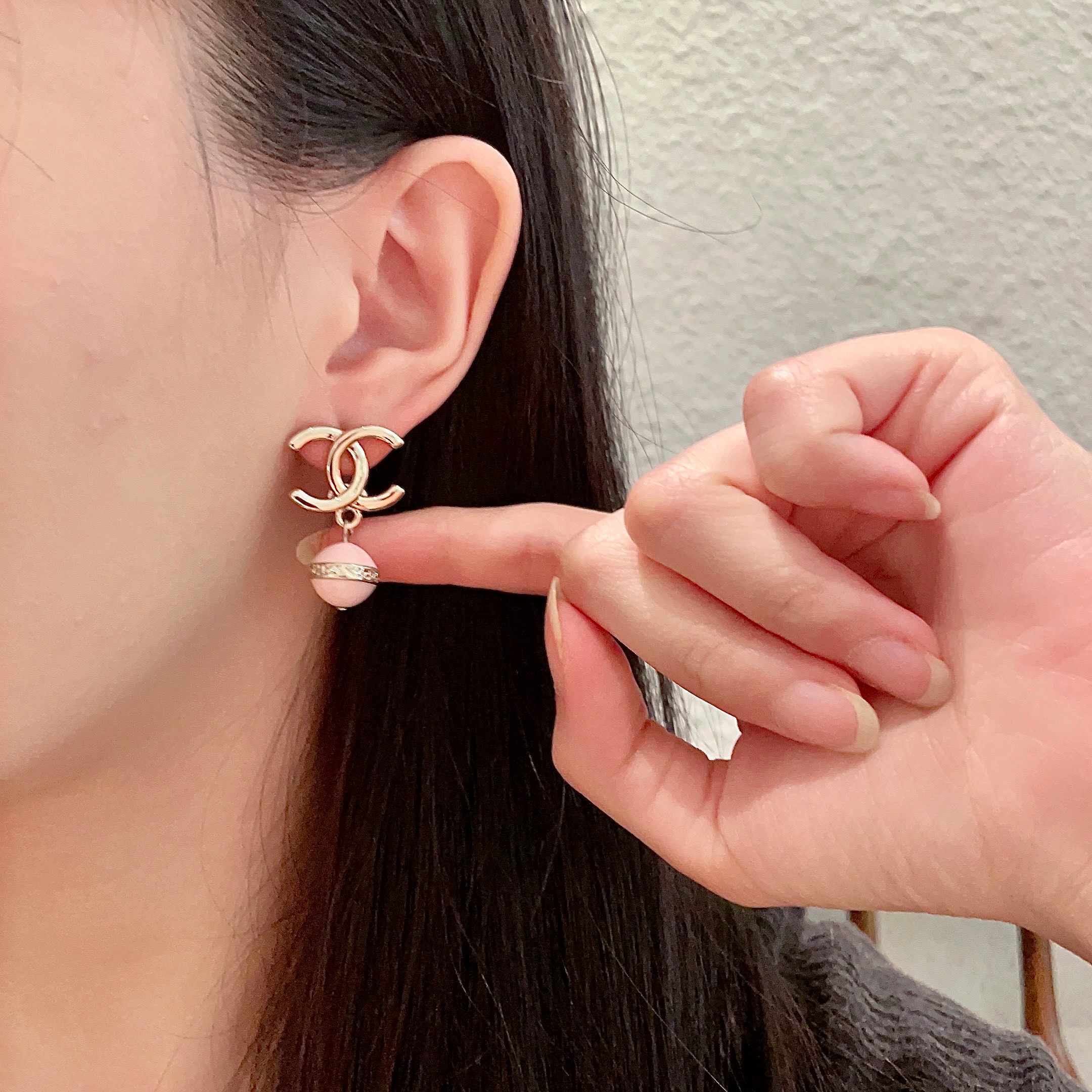  Chanel香奈儿 中古 双C耳钉👀原版复刻logo 小香家的款式真心无需多介绍😘🎶每一款都超好看，精