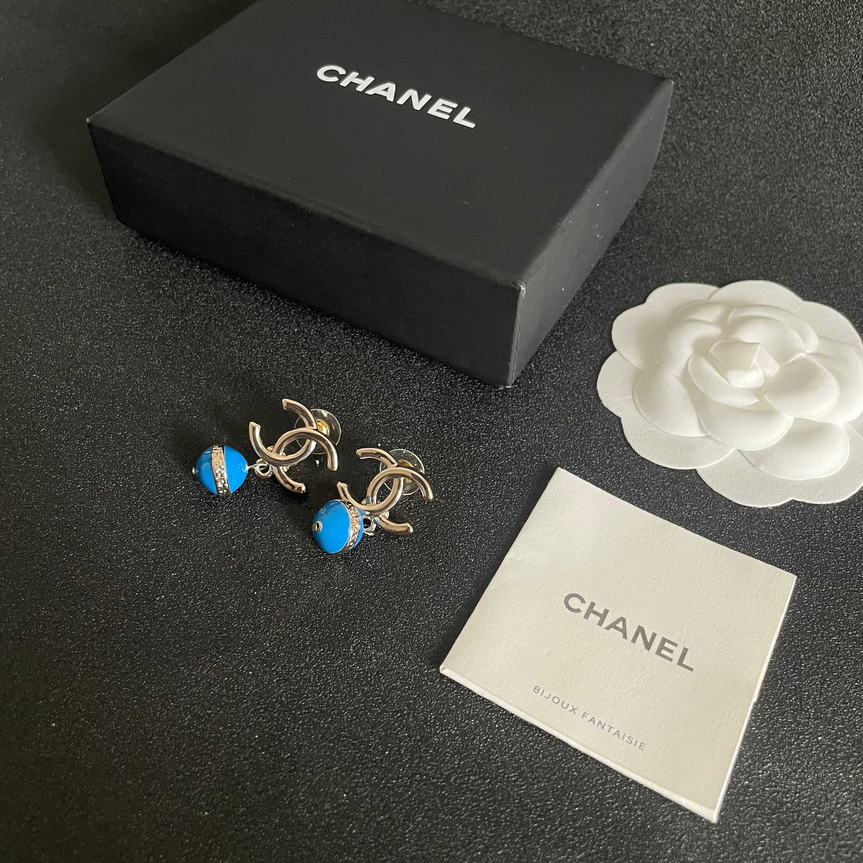  Chanel香奈儿 中古 双C耳钉👀原版复刻logo 小香家的款式真心无需多介绍😘🎶每一款都超好看，精