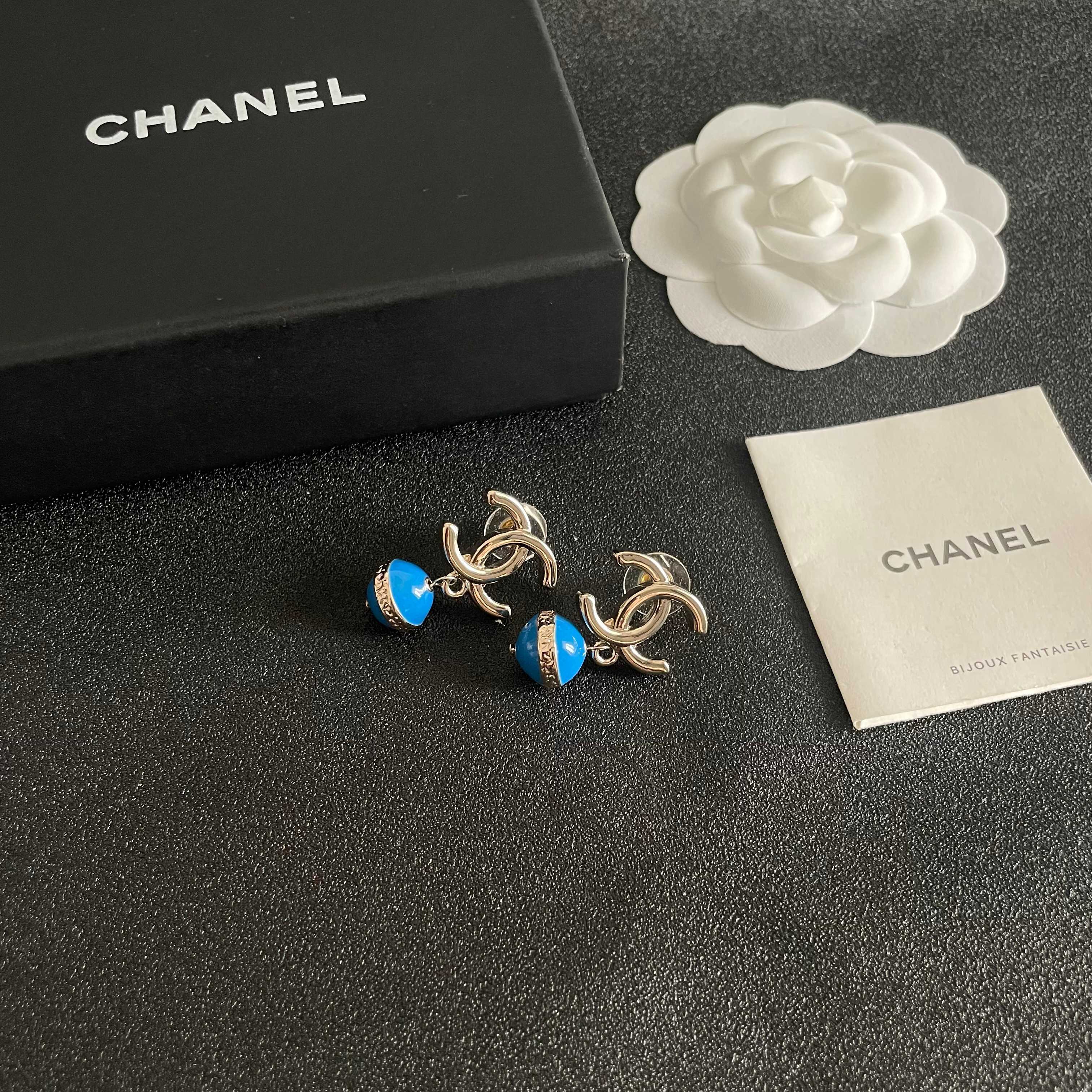  Chanel香奈儿 中古 双C耳钉👀原版复刻logo 小香家的款式真心无需多介绍😘🎶每一款都超好看，精