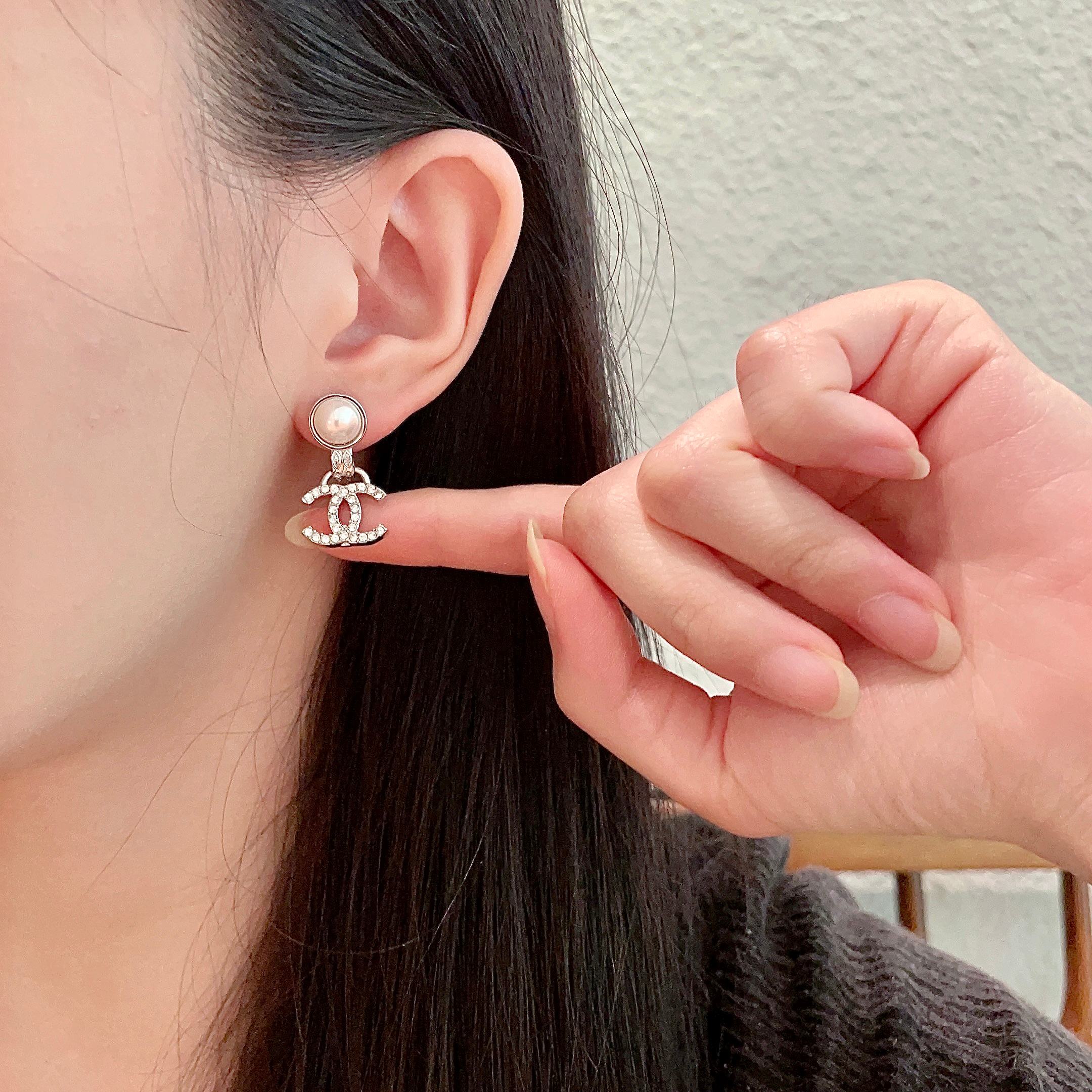  Chanel香奈儿 中古 双C耳钉👀原版复刻logo 小香家的款式真心无需多介绍😘🎶每一款都超好看，精