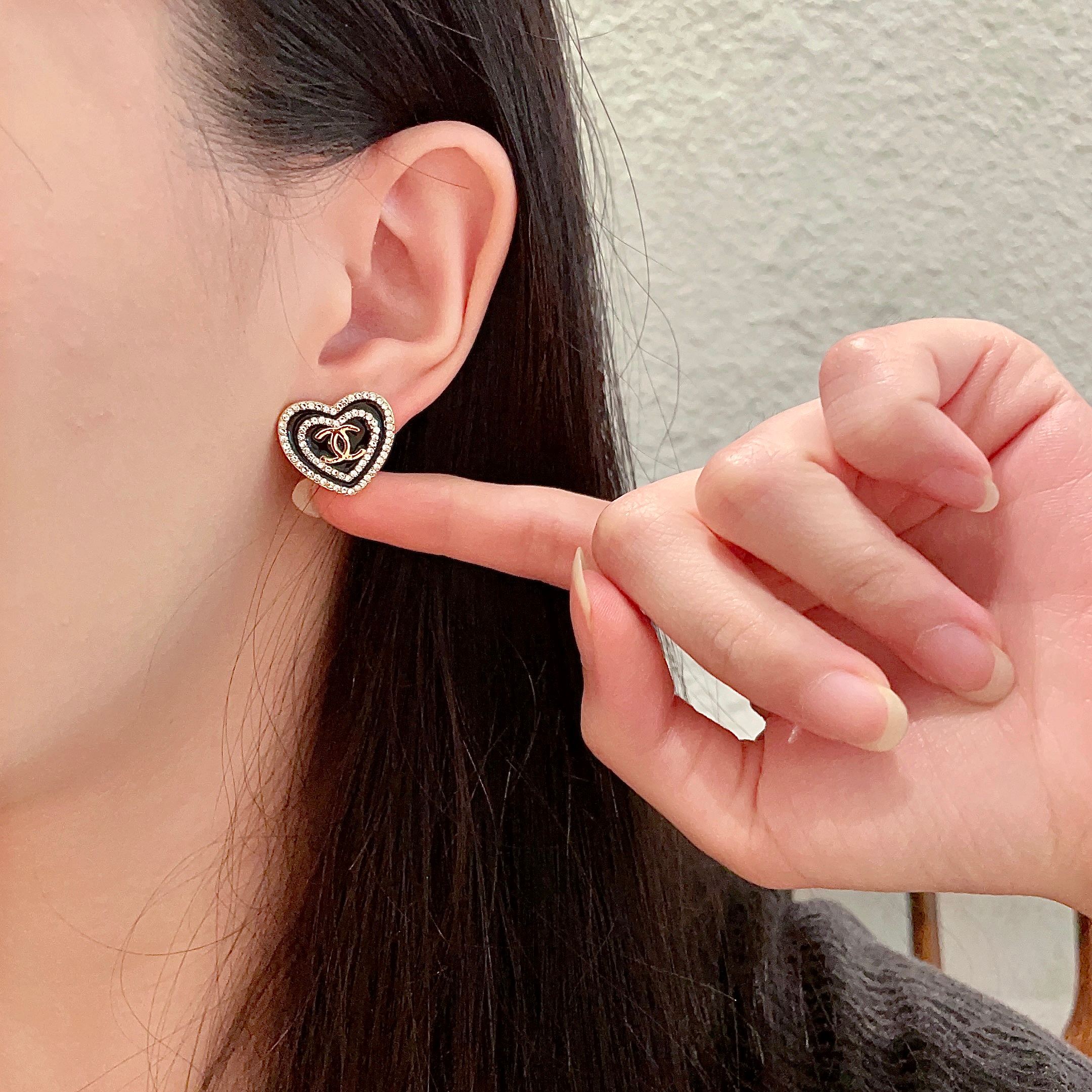  Chanel香奈儿 中古 双C耳钉👀原版复刻logo 小香家的款式真心无需多介绍😘🎶每一款都超好看，精