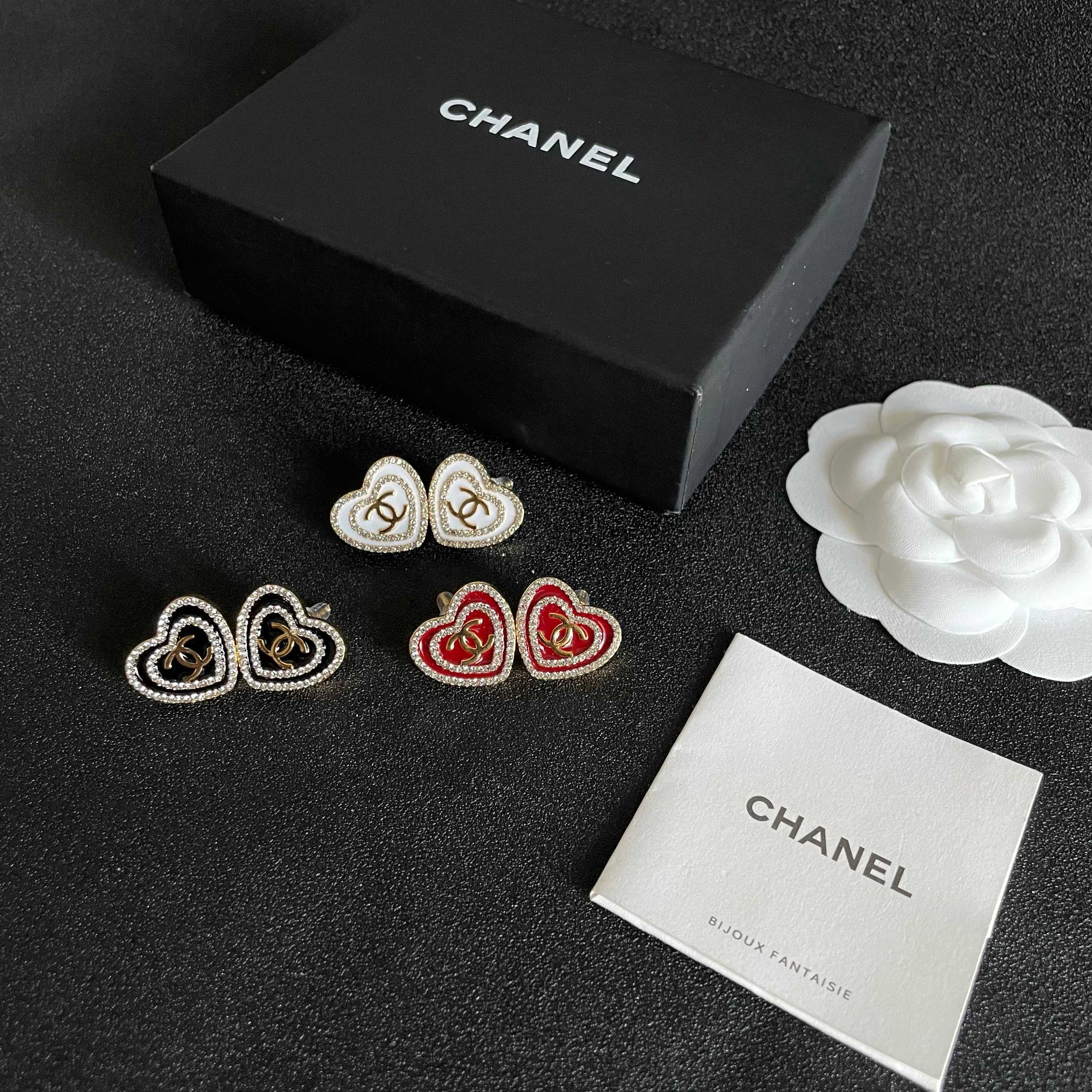  Chanel香奈儿 中古 双C耳钉👀原版复刻logo 小香家的款式真心无需多介绍😘🎶每一款都超好看，精