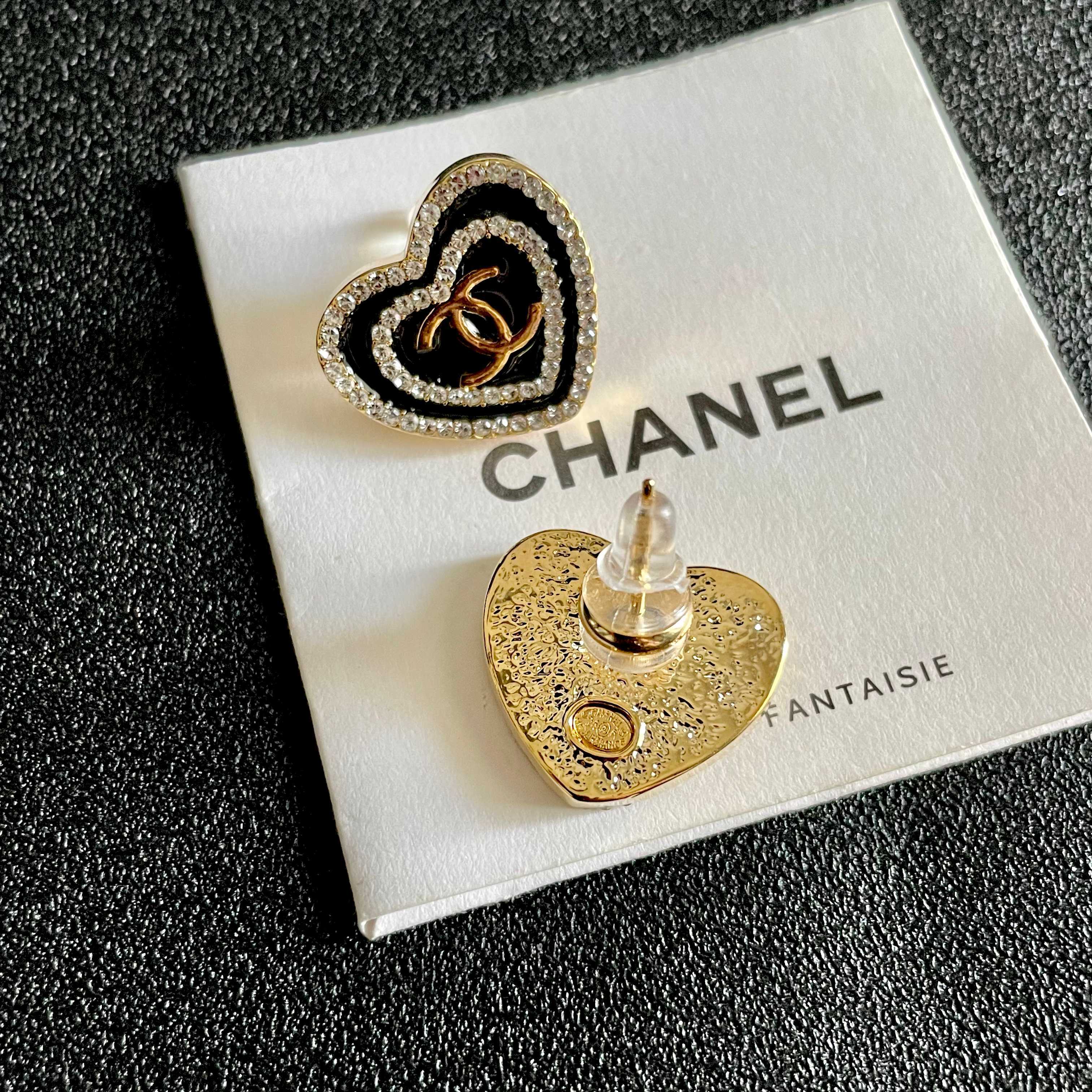  Chanel香奈儿 中古 双C耳钉👀原版复刻logo 小香家的款式真心无需多介绍😘🎶每一款都超好看，精