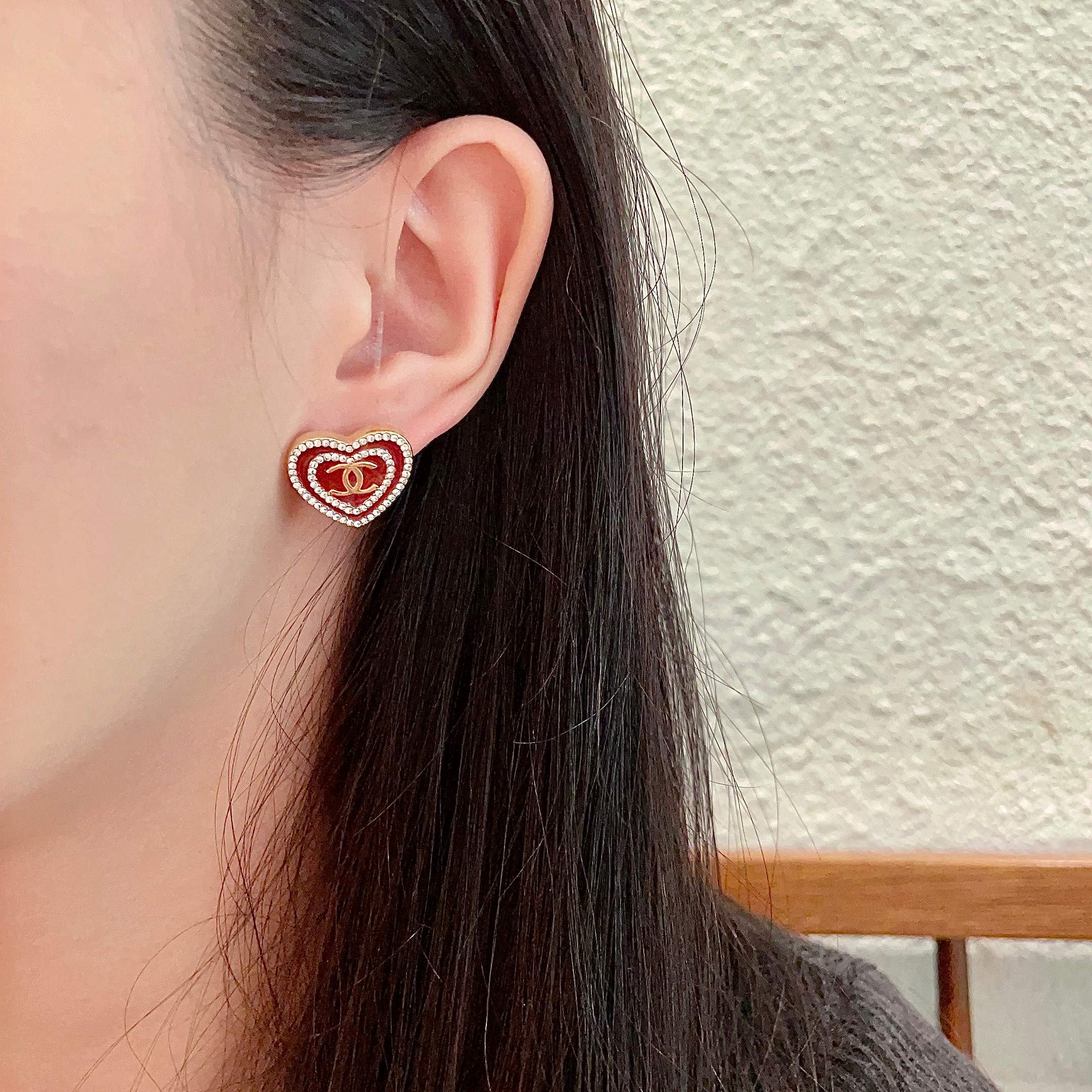  Chanel香奈儿 中古 双C耳钉👀原版复刻logo 小香家的款式真心无需多介绍😘🎶每一款都超好看，精