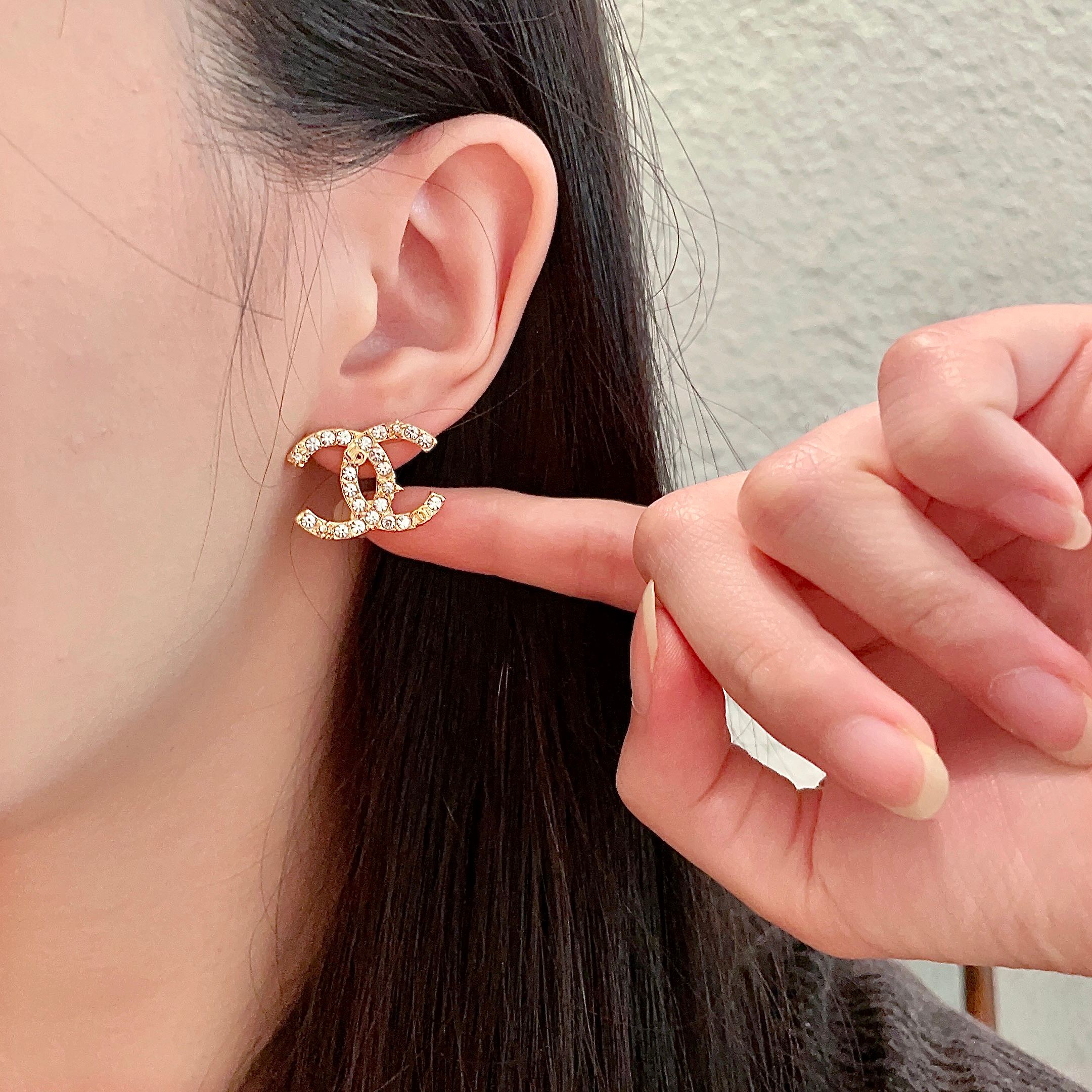  Chanel香奈儿 中古 双C耳钉👀原版复刻logo 小香家的款式真心无需多介绍😘🎶每一款都超好看，精