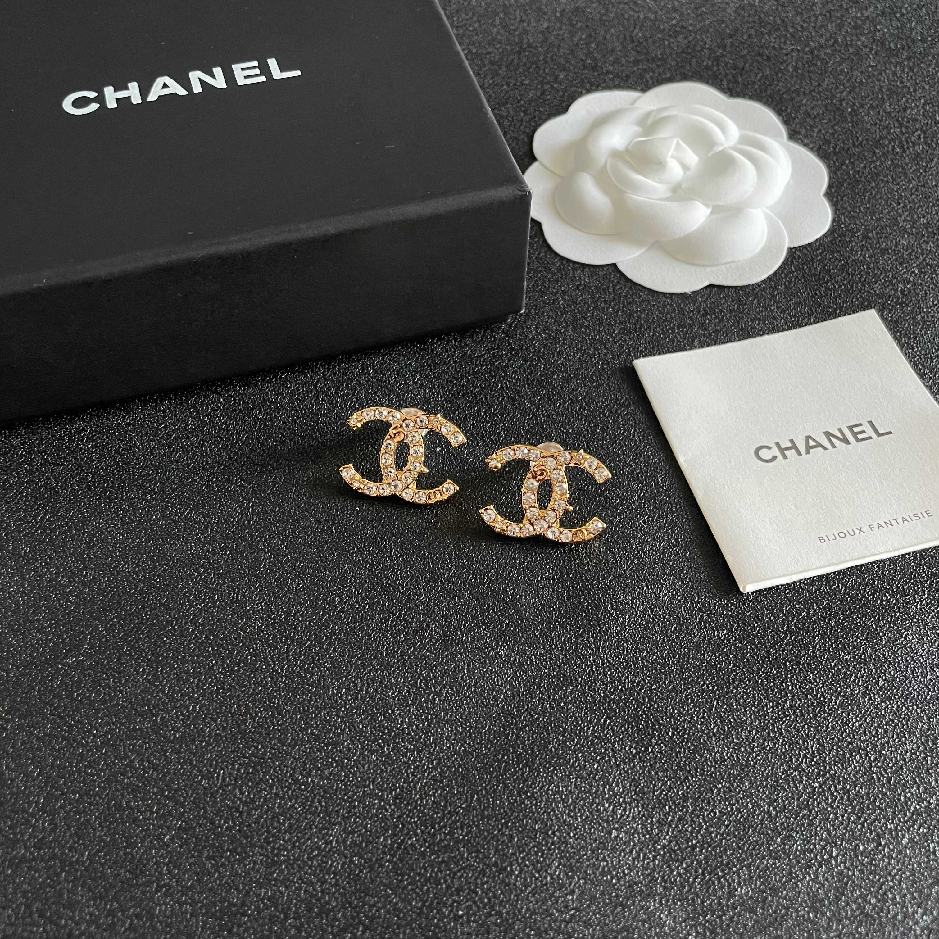  Chanel香奈儿 中古 双C耳钉👀原版复刻logo 小香家的款式真心无需多介绍😘🎶每一款都超好看，精
