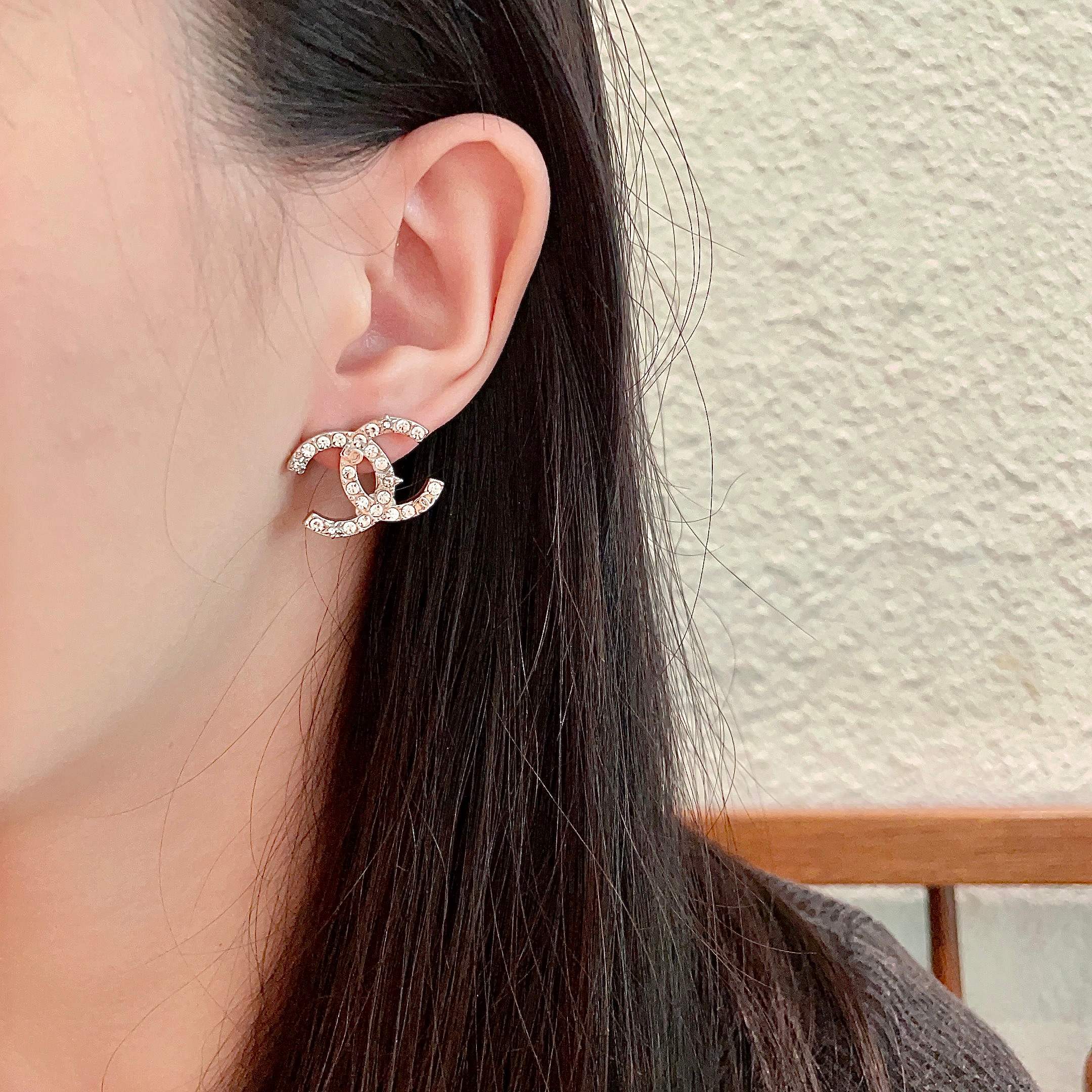  Chanel香奈儿 中古 双C耳钉👀原版复刻logo 小香家的款式真心无需多介绍😘🎶每一款都超好看，精