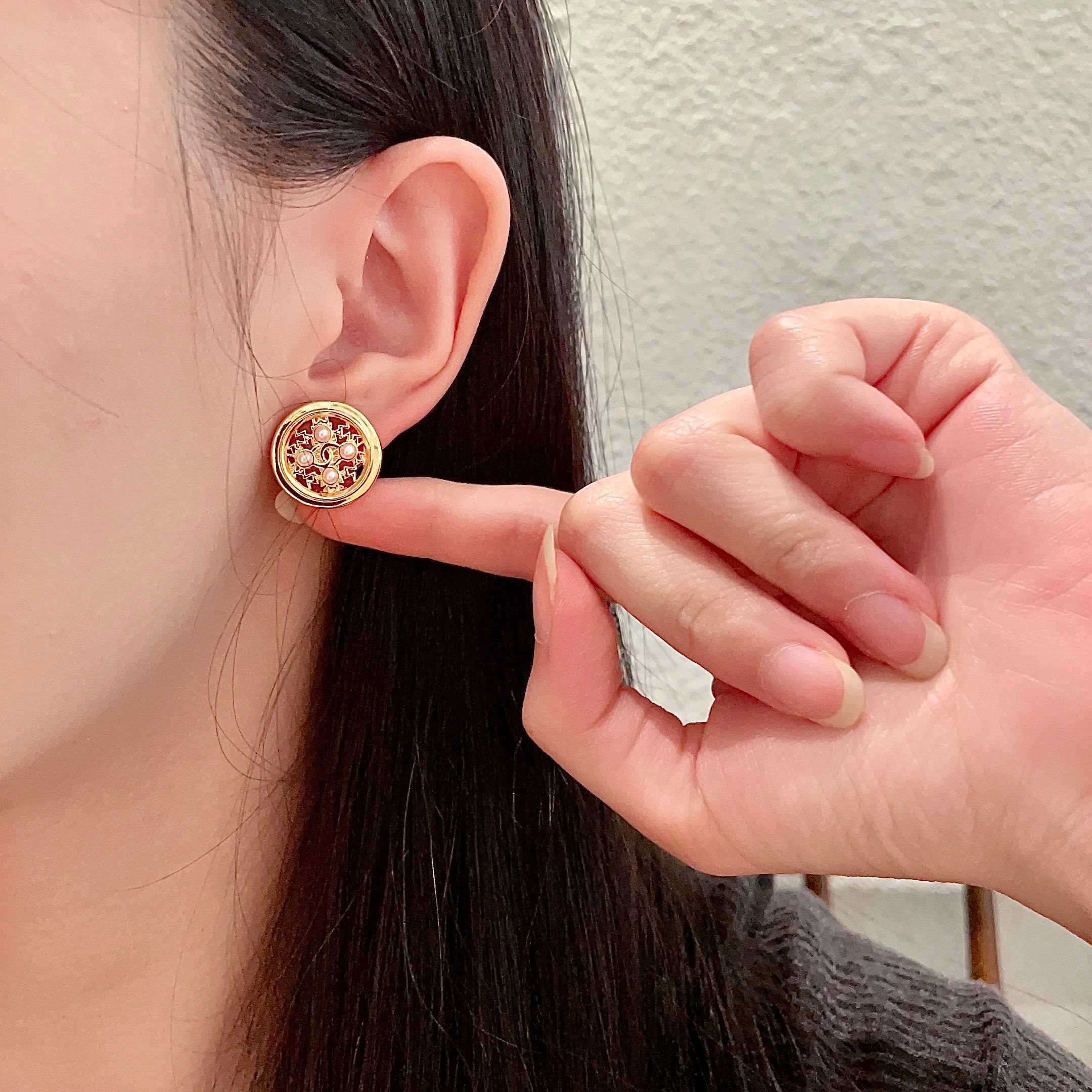  Chanel香奈儿 中古 双C耳钉👀原版复刻logo 小香家的款式真心无需多介绍😘🎶每一款都超好看，精