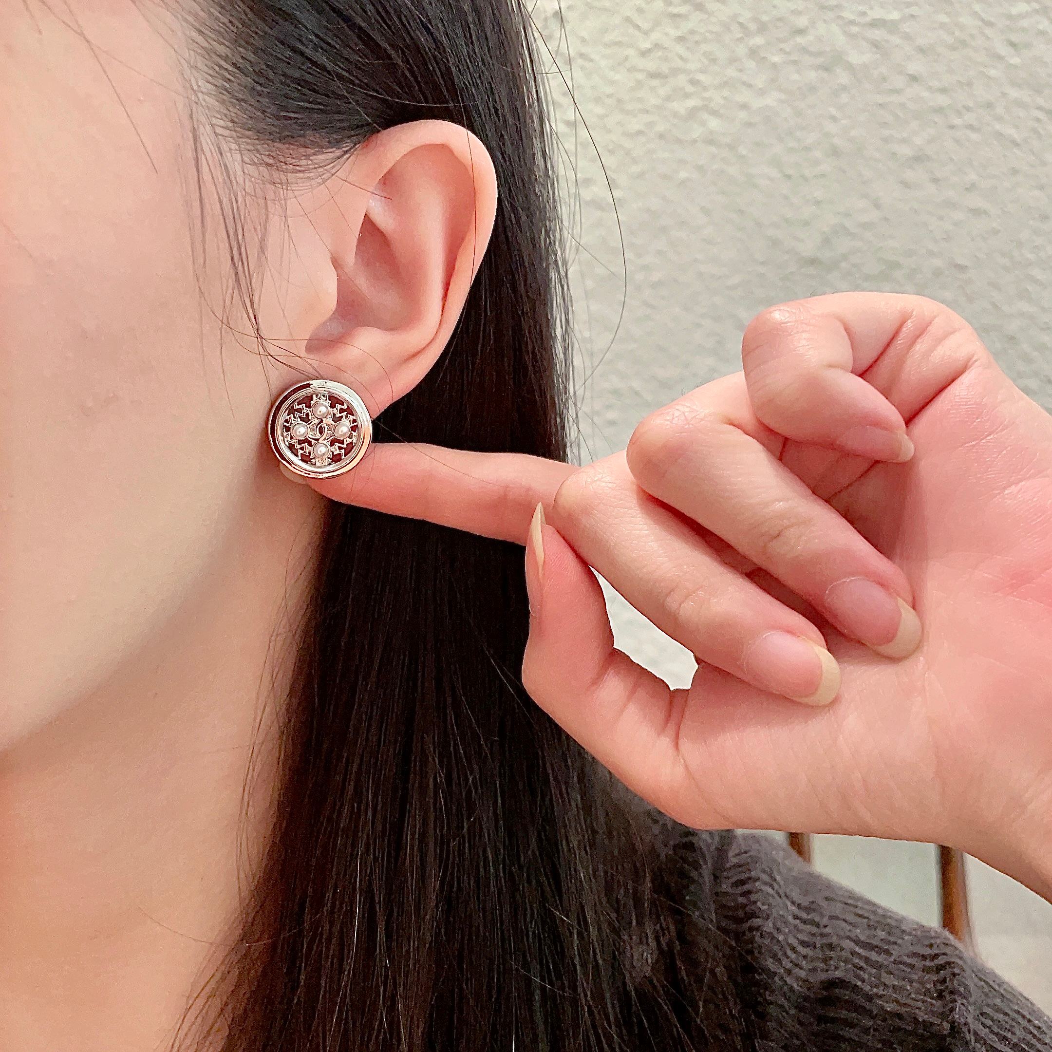  Chanel香奈儿 中古 双C耳钉👀原版复刻logo 小香家的款式真心无需多介绍😘🎶每一款都超好看，精