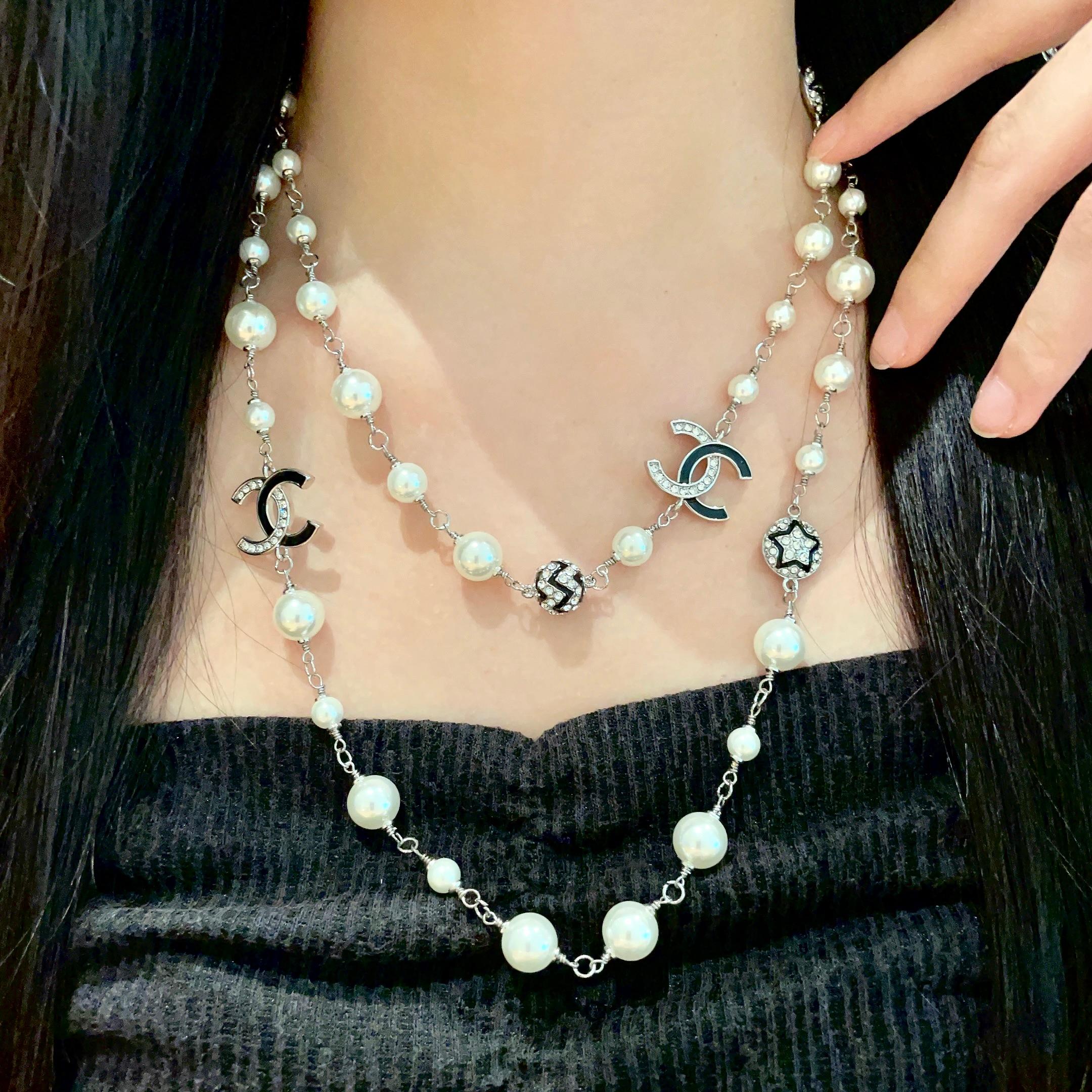 Chanel香奈儿 中古 毛衣链👀小香家的款式真心无需多介绍😘🎶每一款都超好看，精致大方，非常显气质.