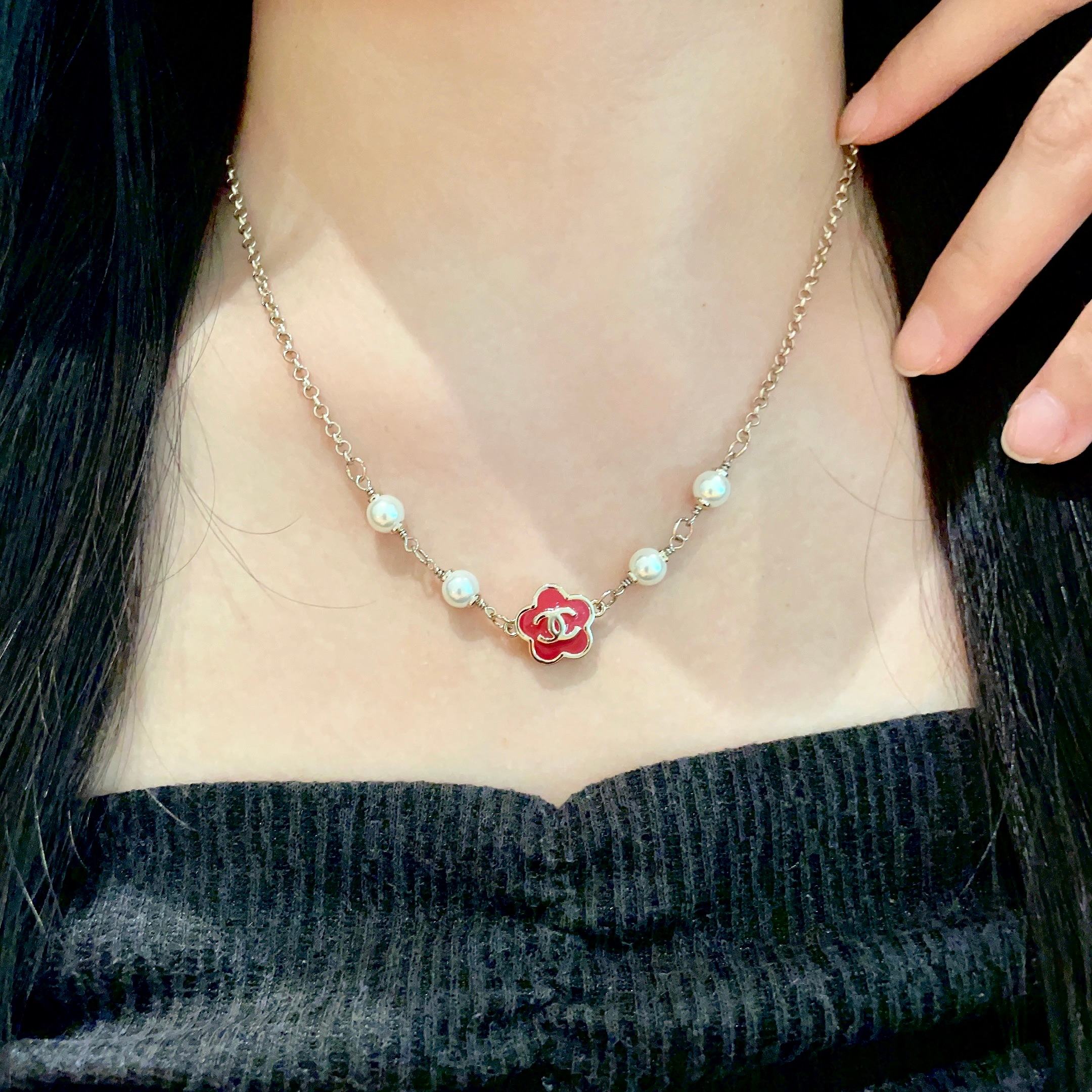  Chanel香奈儿 中古 字母 项链👀小香家的款式真心无需多介绍😘🎶每一款都超好看，精致大方，非常显气