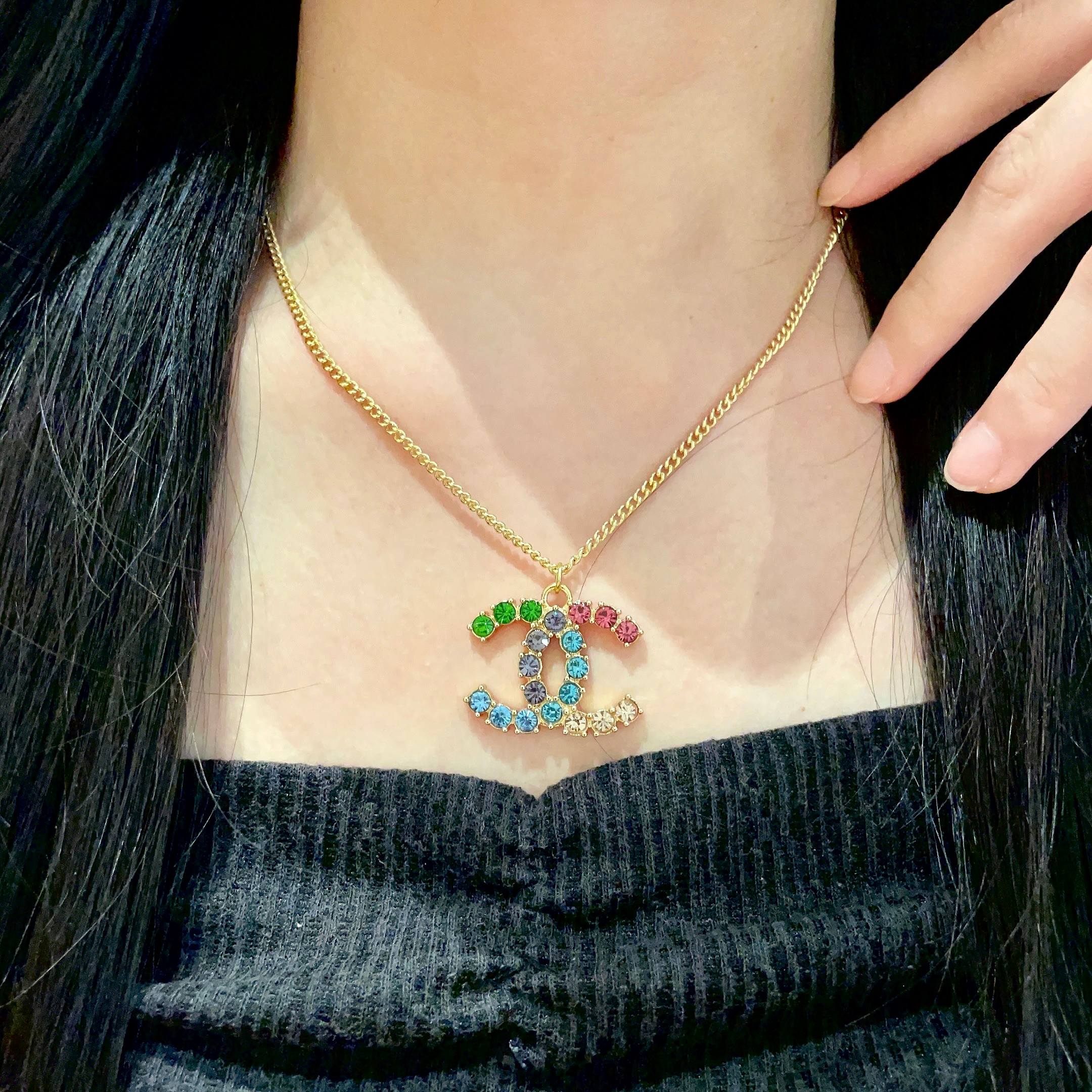  Chanel香奈儿 中古 字母 项链👀小香家的款式真心无需多介绍😘🎶每一款都超好看，精致大方，非常显气