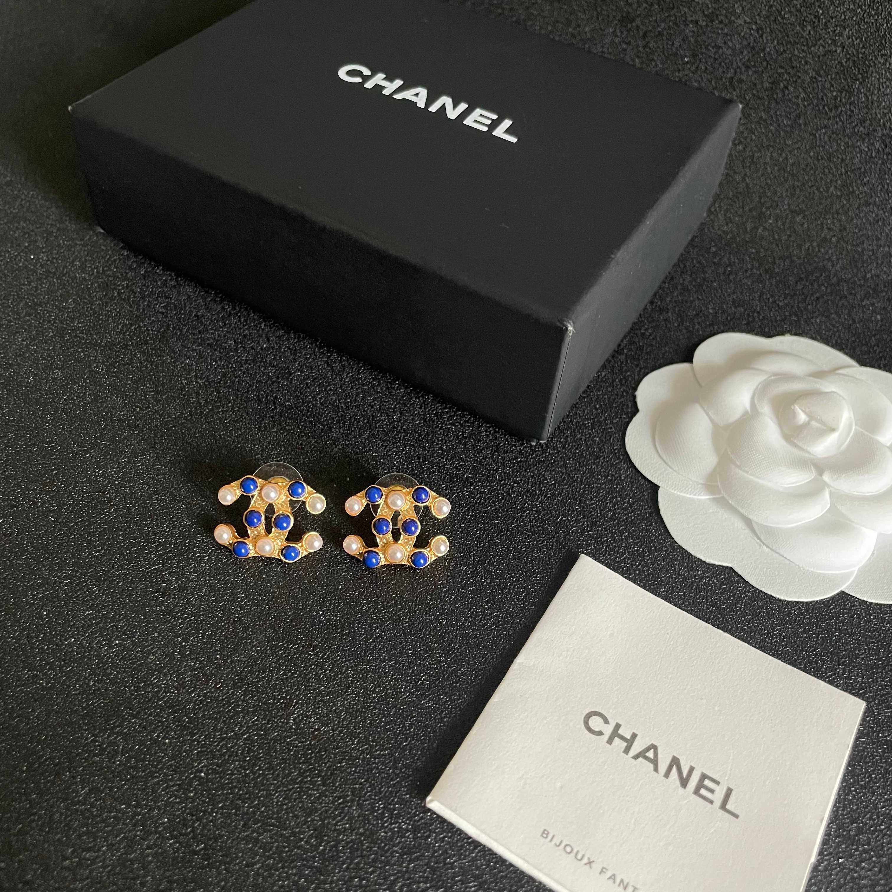  Chanel香奈儿 中古 耳钉👀小香家的款式真心无需多介绍😘🎶每一款都超好看，精致大方，非常显气质.