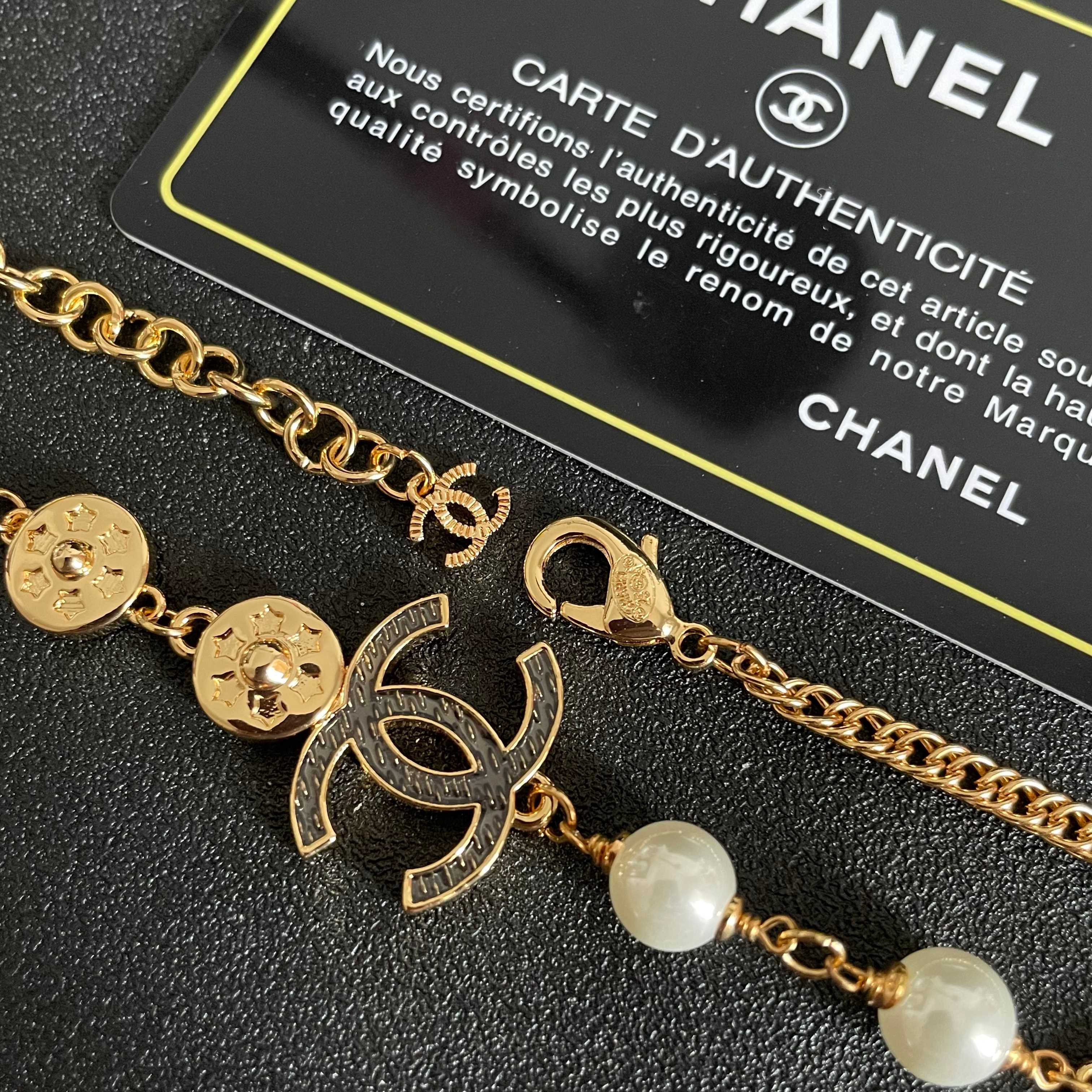  Chanel香奈儿 中古 字母毛衣链 项链👀小香家的款式真心无需多介绍😘🎶每一款都超好看，精致大方，非