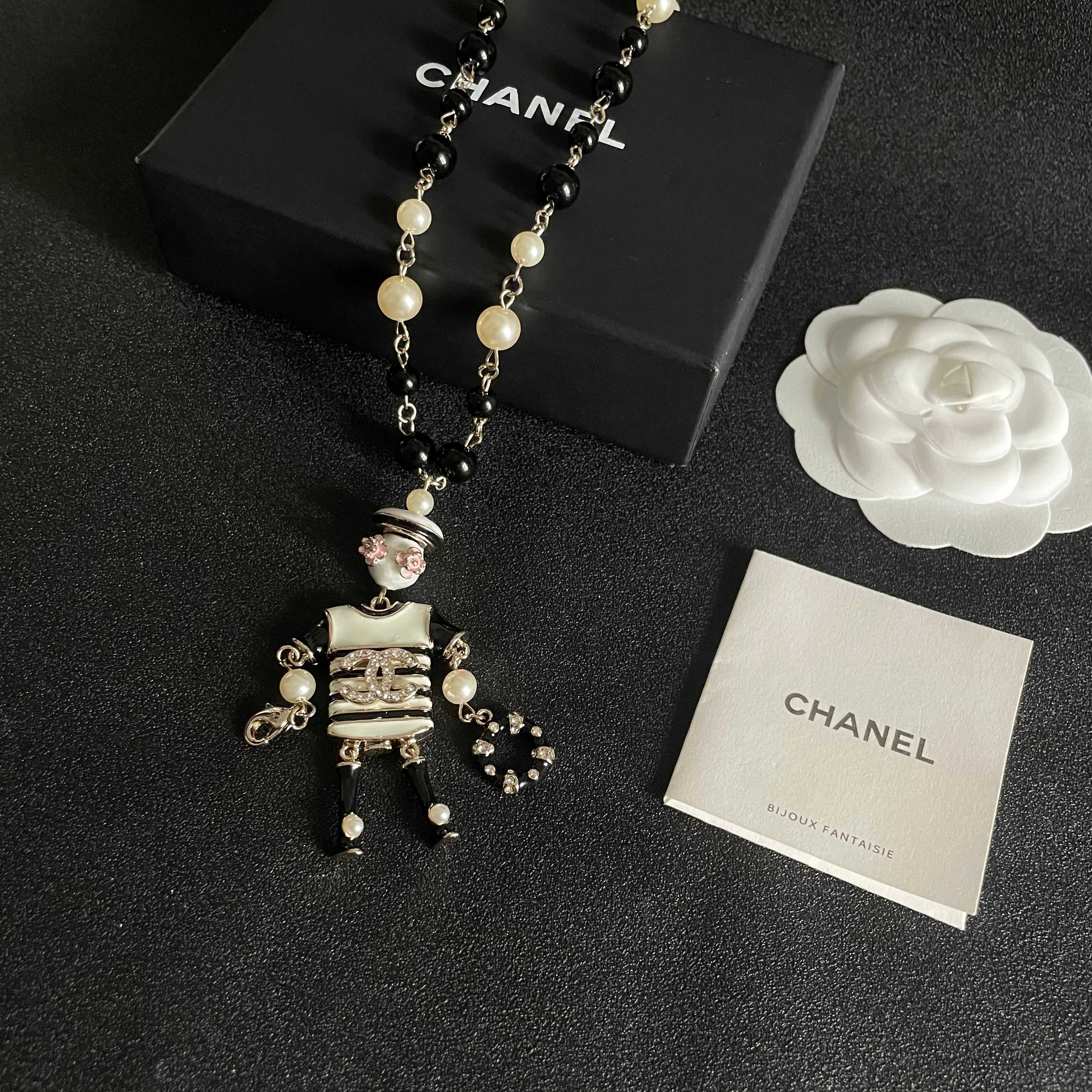  Chanel香奈儿 中古 字母毛衣链 项链👀小香家的款式真心无需多介绍😘🎶每一款都超好看，精致大方，非