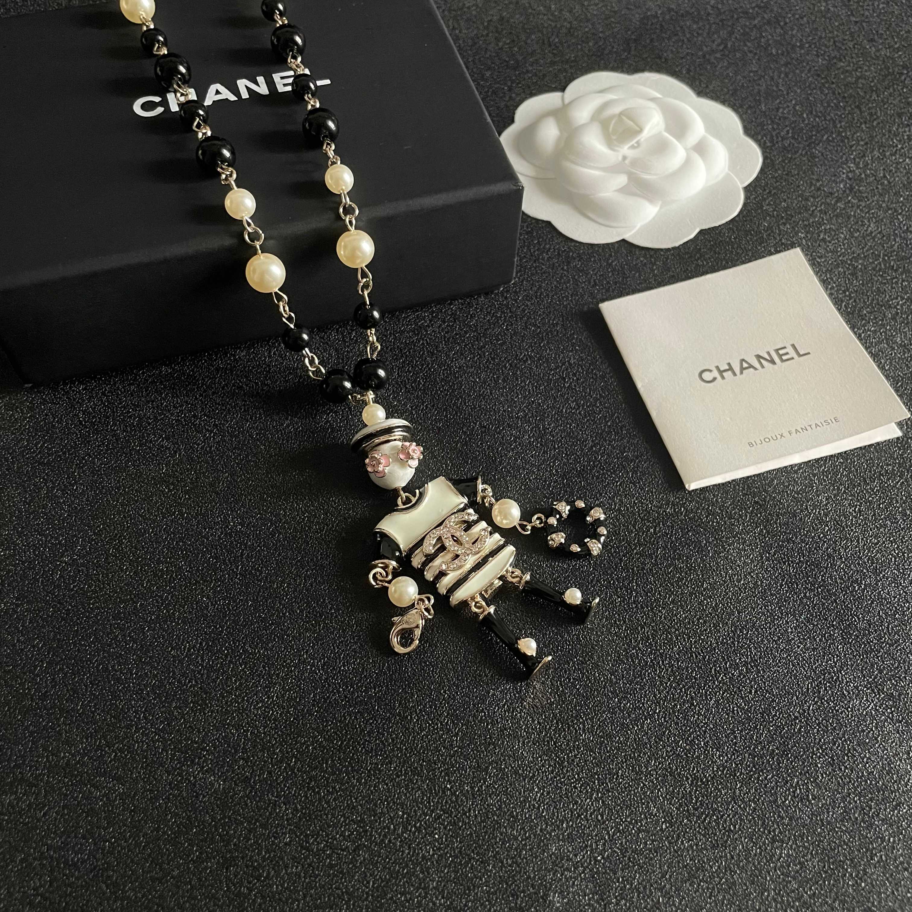  Chanel香奈儿 中古 字母毛衣链 项链👀小香家的款式真心无需多介绍😘🎶每一款都超好看，精致大方，非