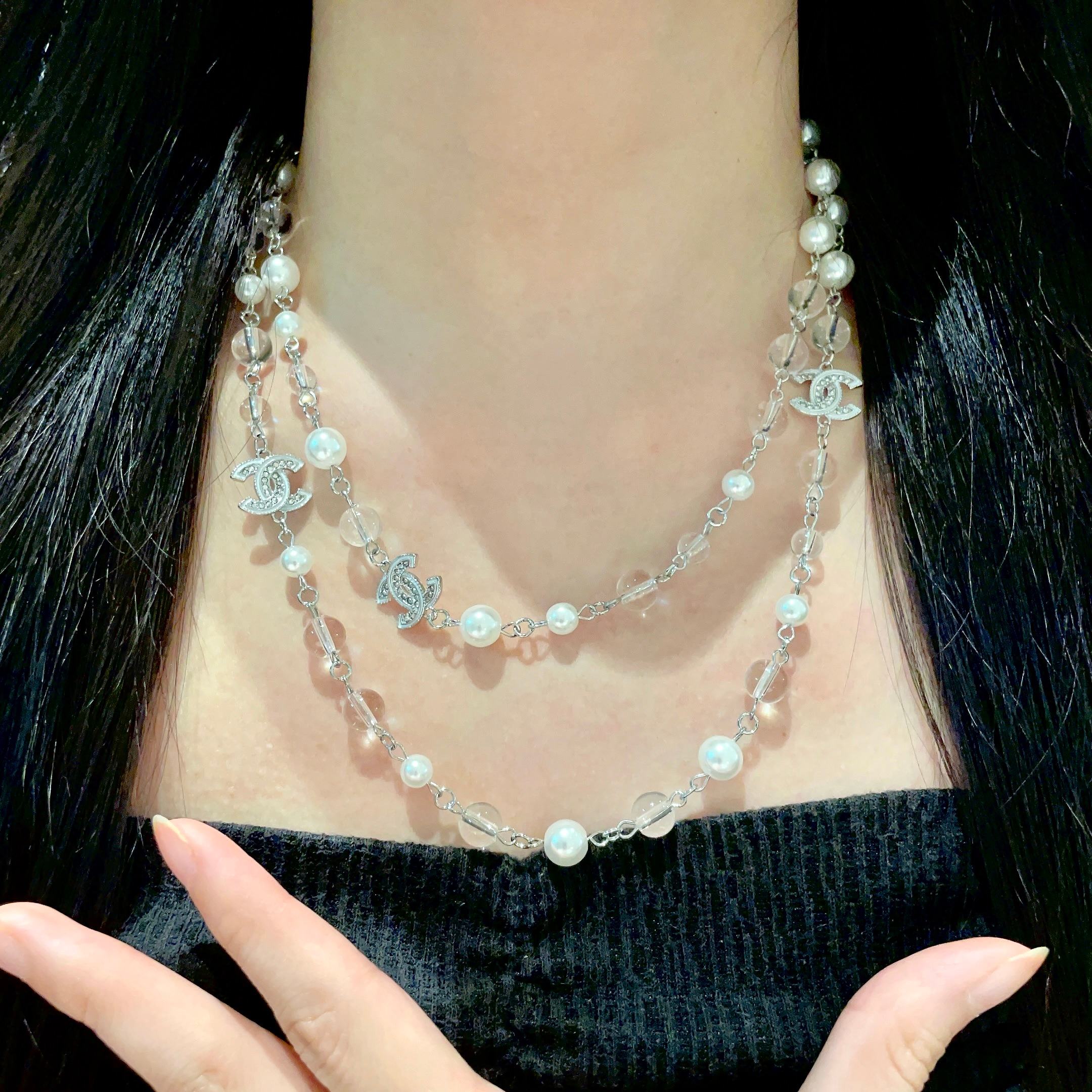 Chanel香奈儿 中古 字母 项链👀小香家的款式真心无需多介绍😘🎶每一款都超好看，精致大方，非常显气质