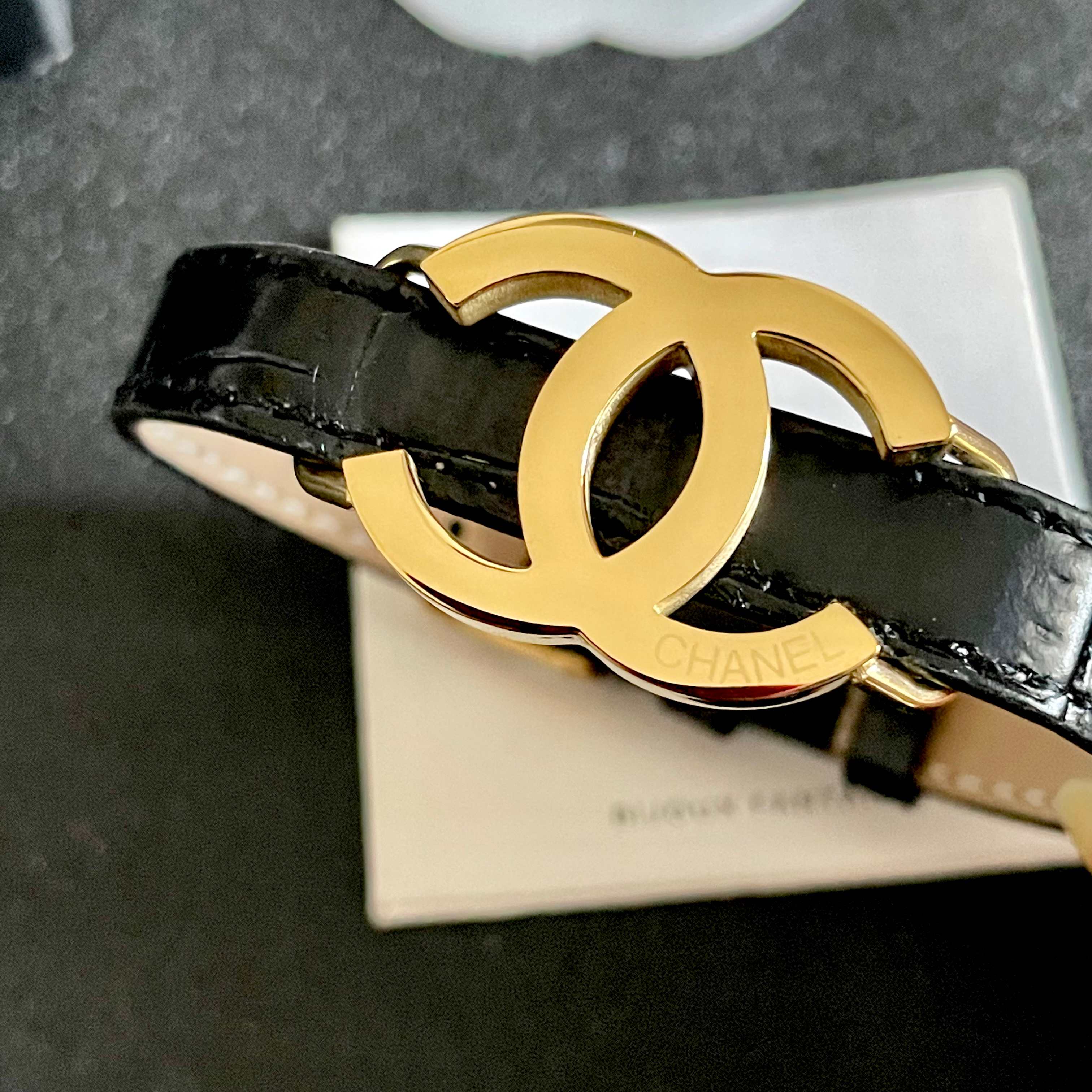 新品😍 小香风Chanel2025新款 原单货皮革手镯🔹🔹 🔹专柜一致材质 火爆款出货 设计独特 复古前