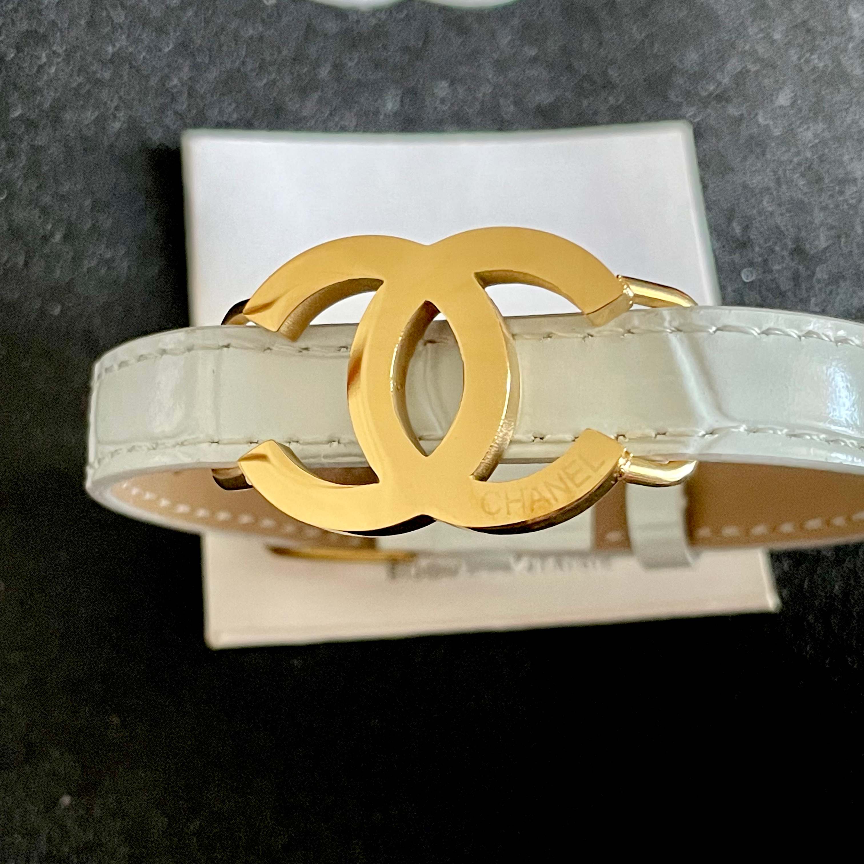 新品😍 小香风Chanel2025新款 原单货皮革手镯🔹🔹 🔹专柜一致材质 火爆款出货 设计独特 复古前