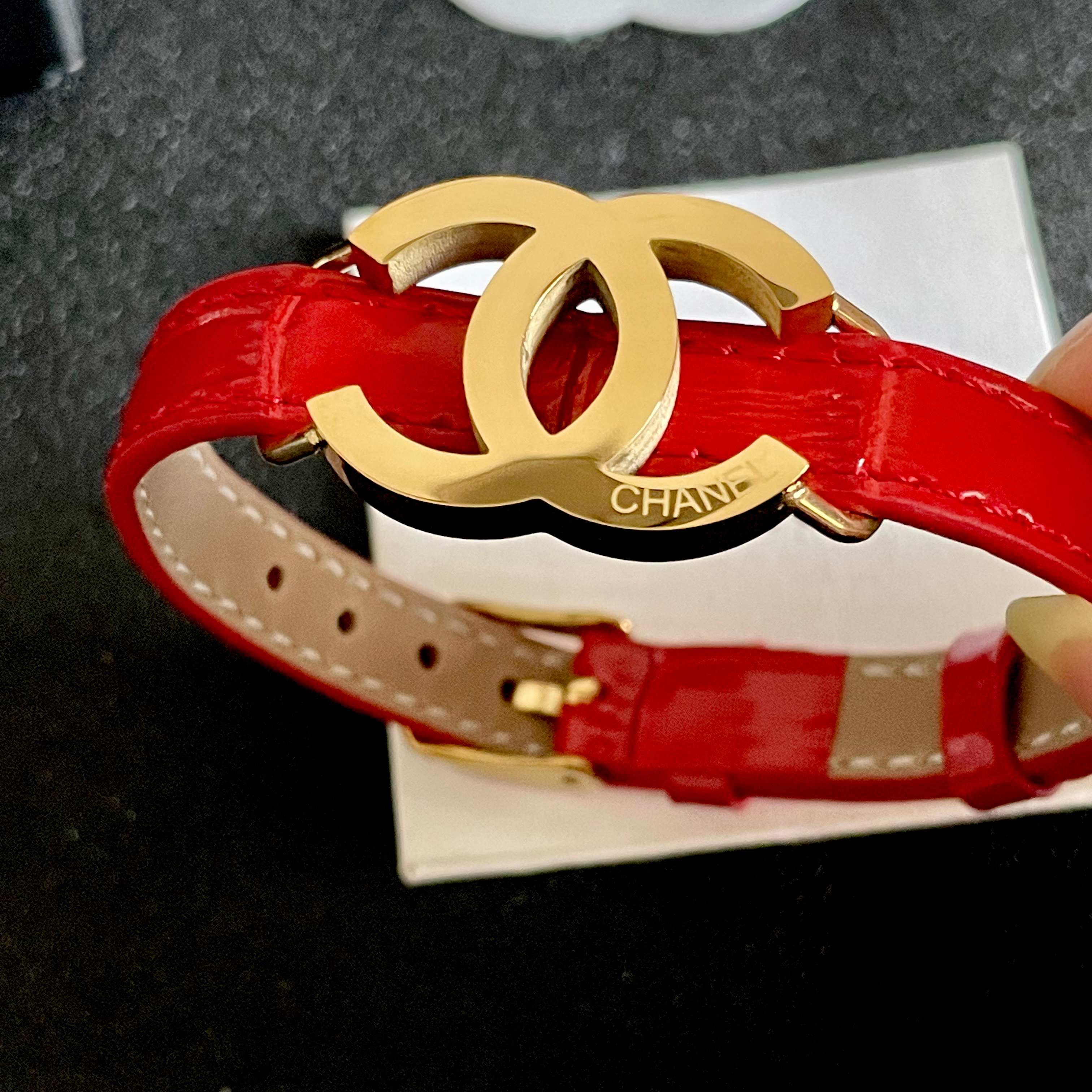 新品😍 小香风Chanel2025新款 原单货皮革手镯🔹🔹 🔹专柜一致材质 火爆款出货 设计独特 复古前